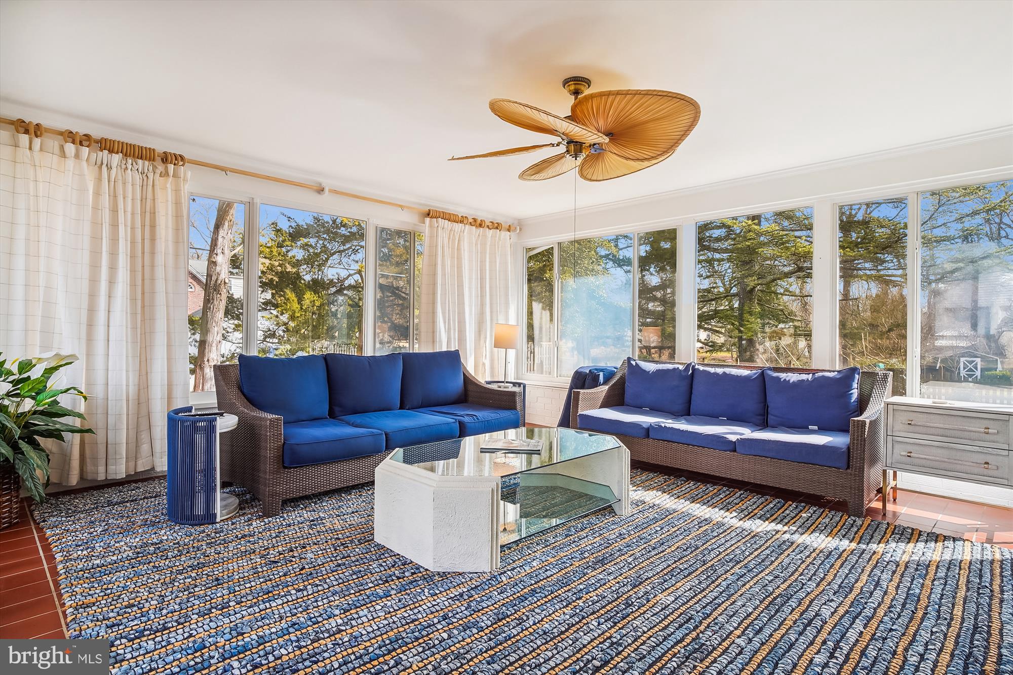 EASTON - Residential Lease