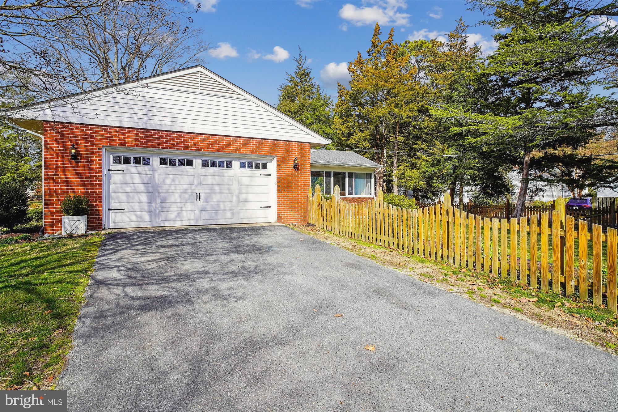 EASTON - Residential Lease