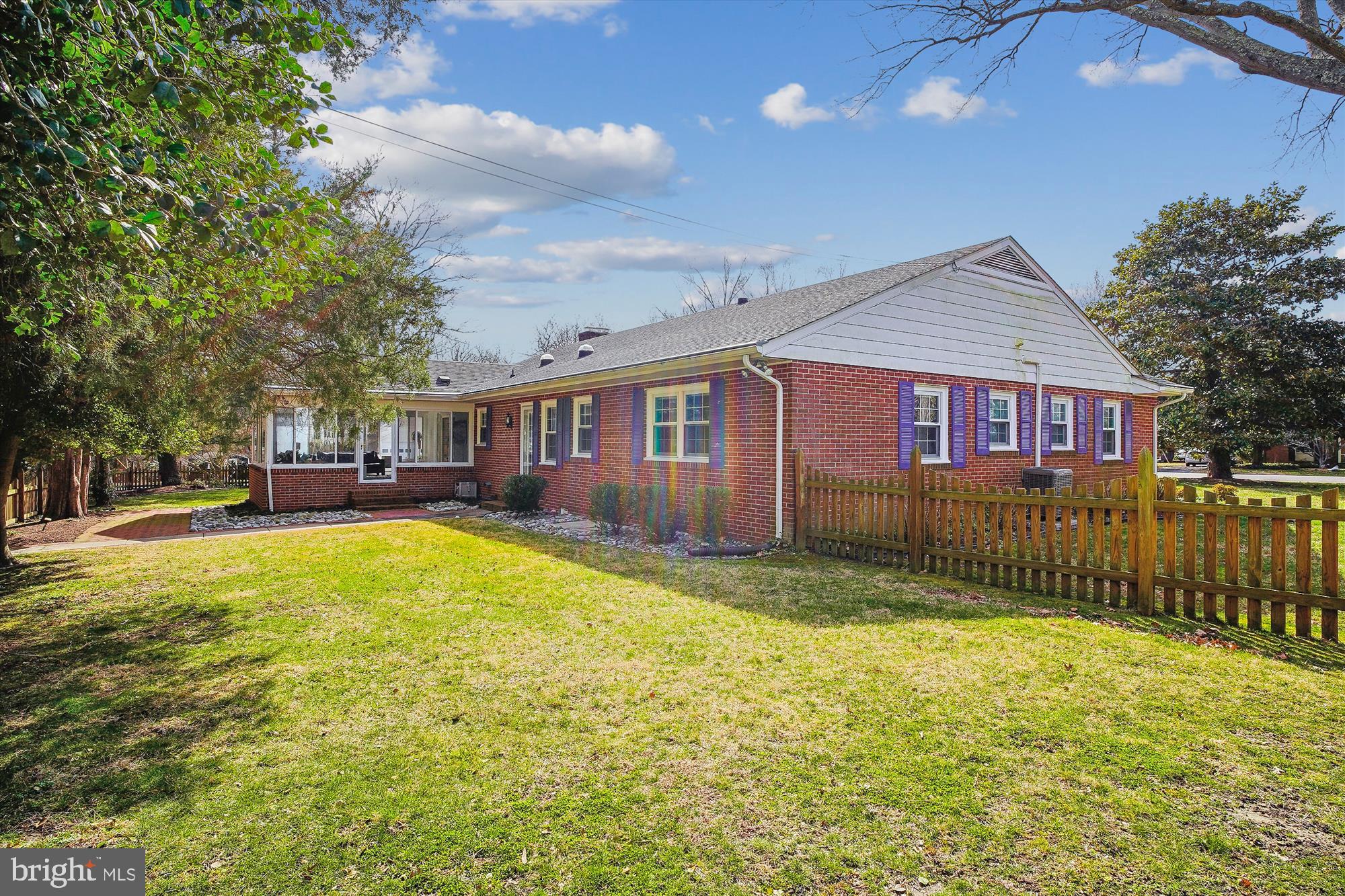 EASTON - Residential Lease