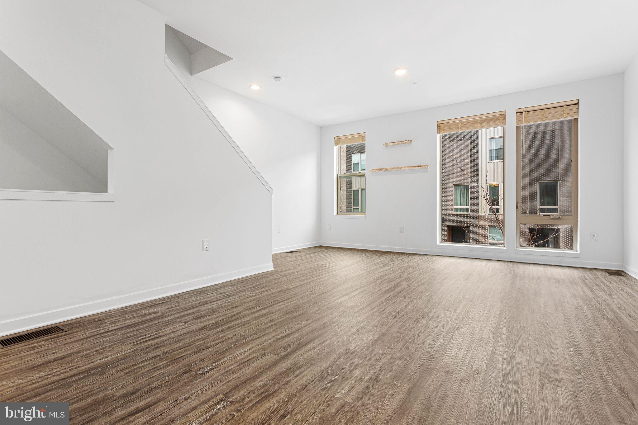 NORTHBANK - Residential