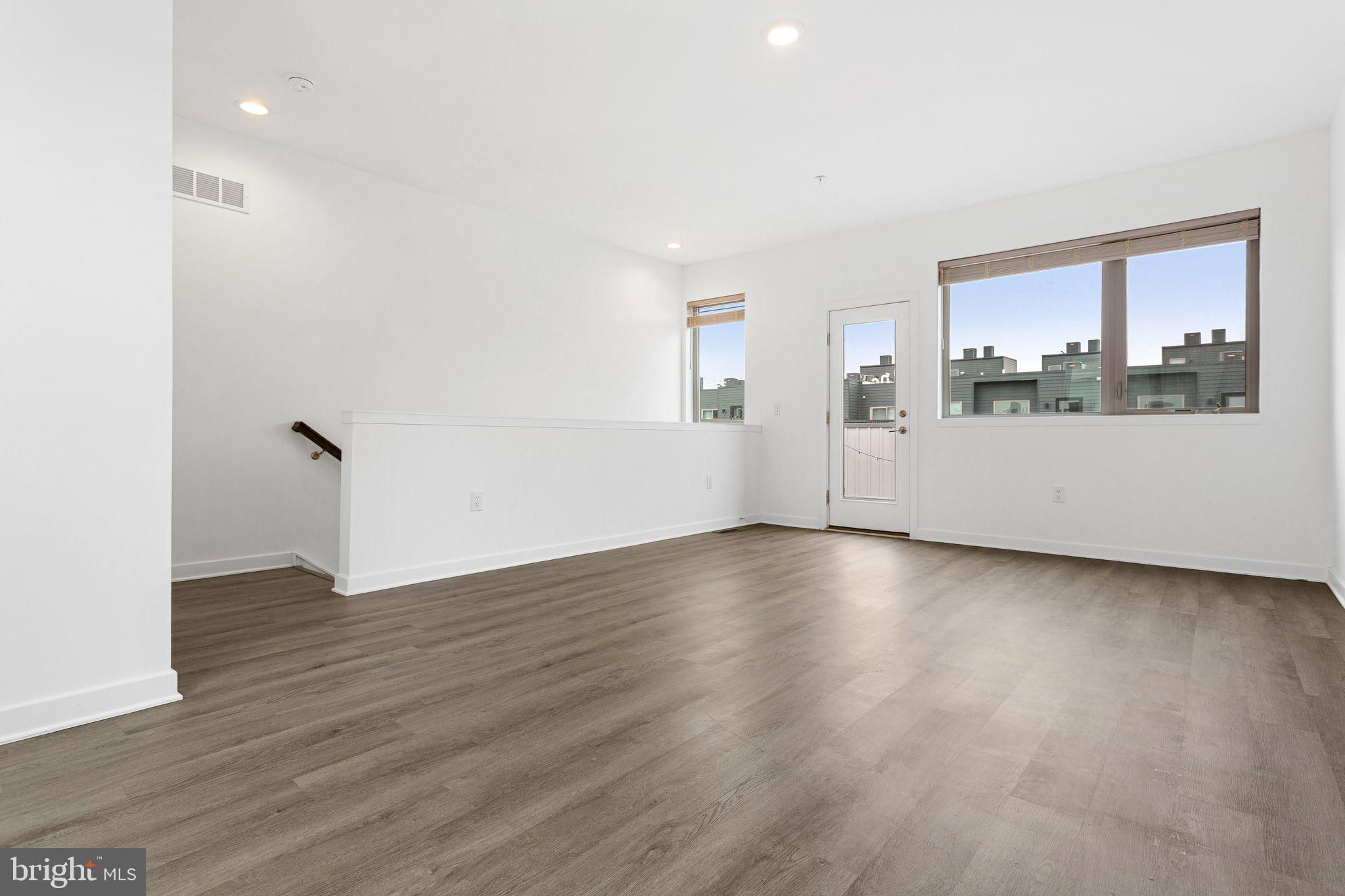 NORTHBANK - Residential