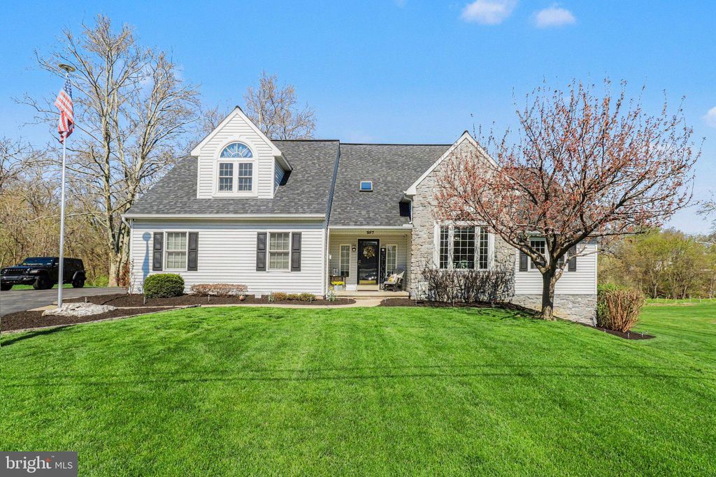 Photo of 257 Park Avenue, MOUNT JOY, PA 17552 (MLS # PALA2085914)