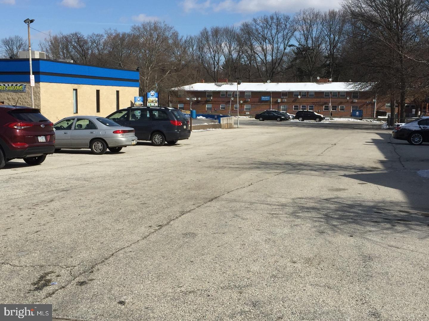 GREEN HILL - Commercial Sale