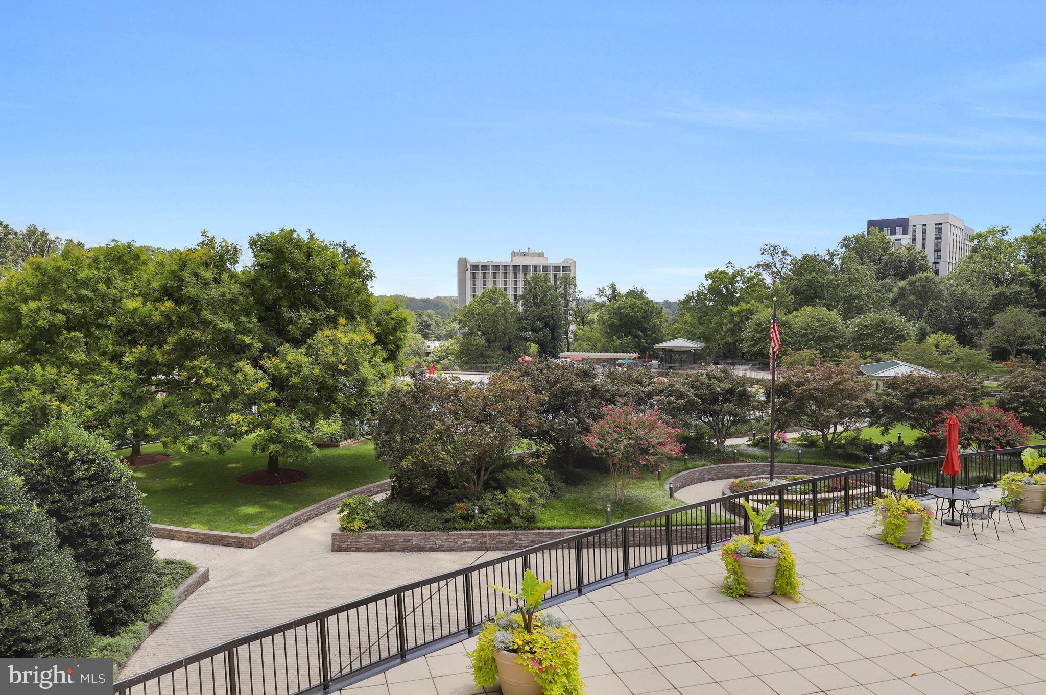 PROMENADE TOWERS - Residential