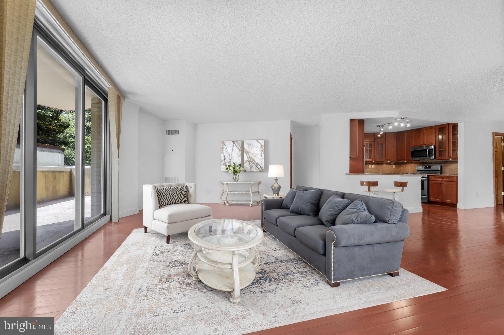 PROMENADE TOWERS - Residential