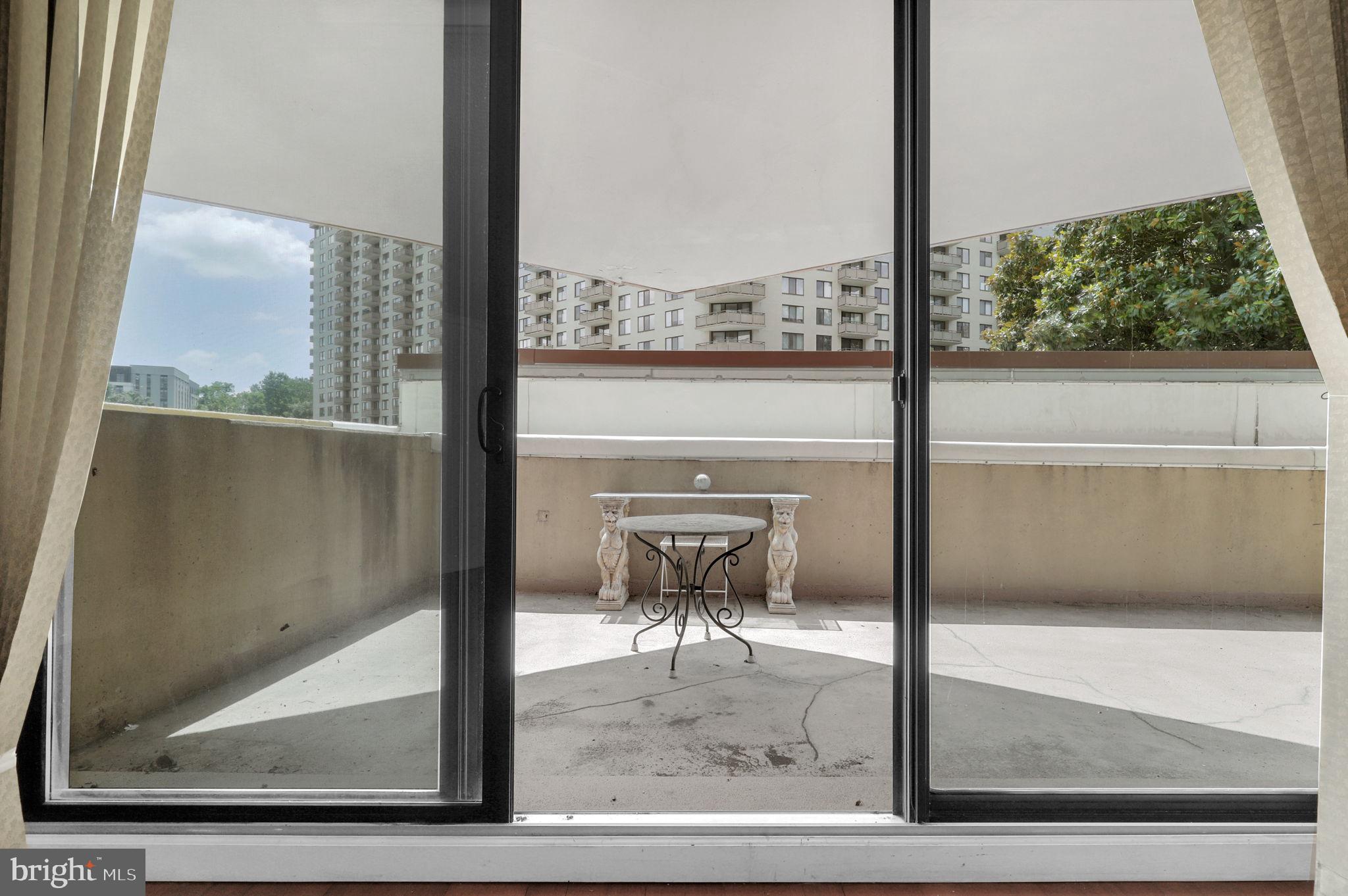 PROMENADE TOWERS - Residential