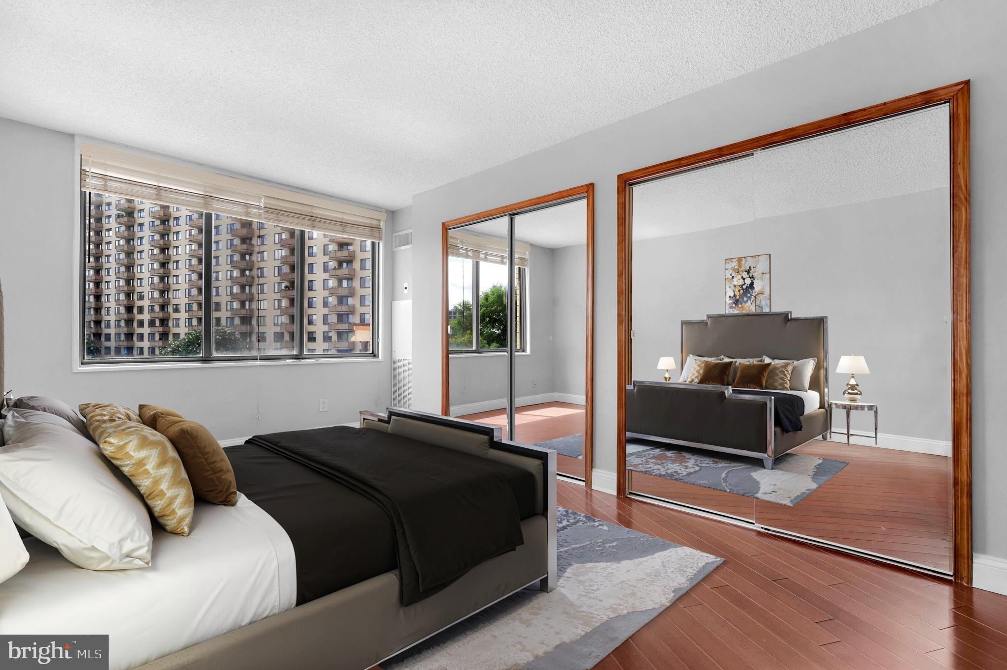 PROMENADE TOWERS - Residential