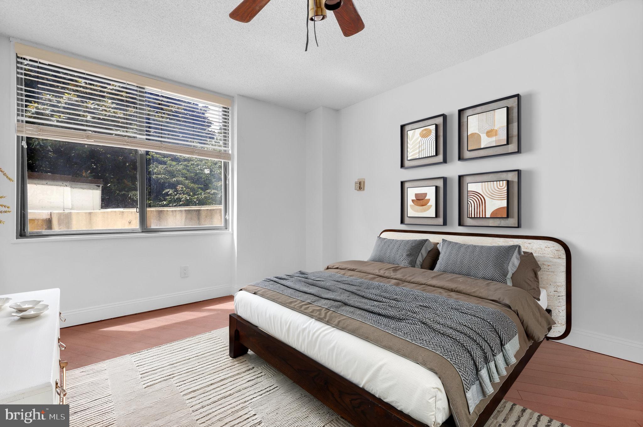 PROMENADE TOWERS - Residential