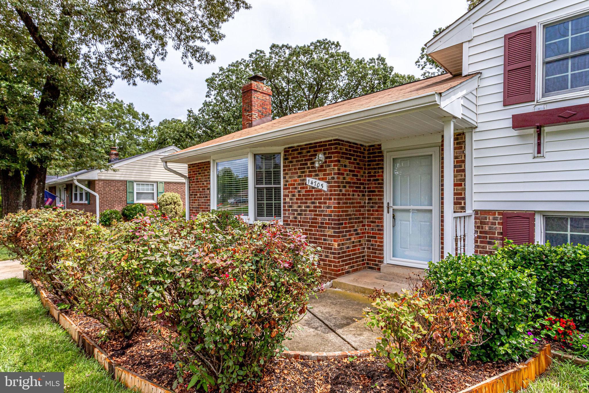 COUNTRY CLUB MANOR - Residential