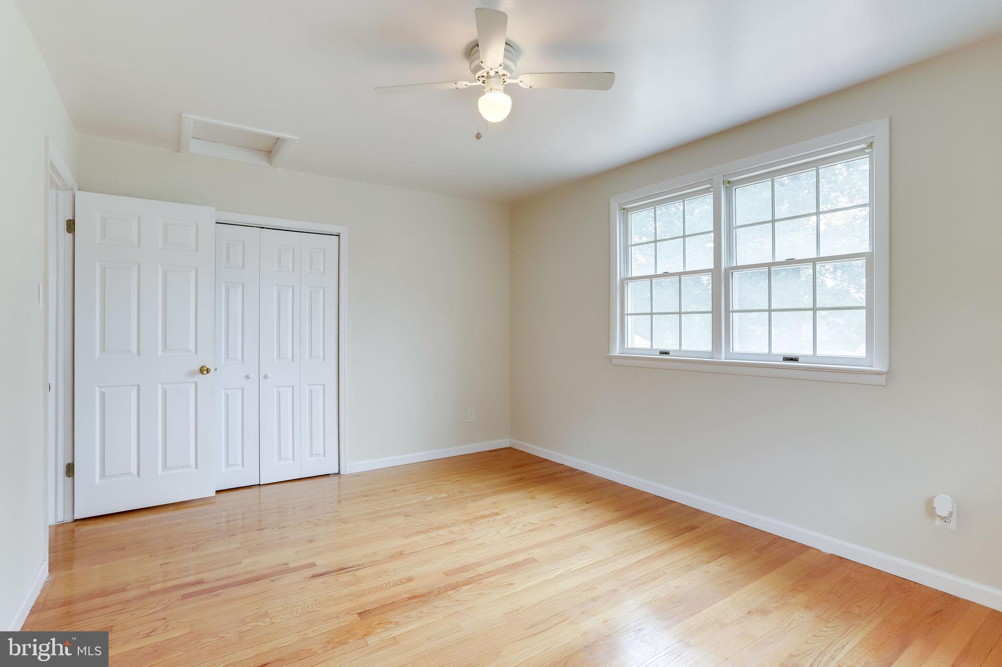 COUNTRY CLUB MANOR - Residential