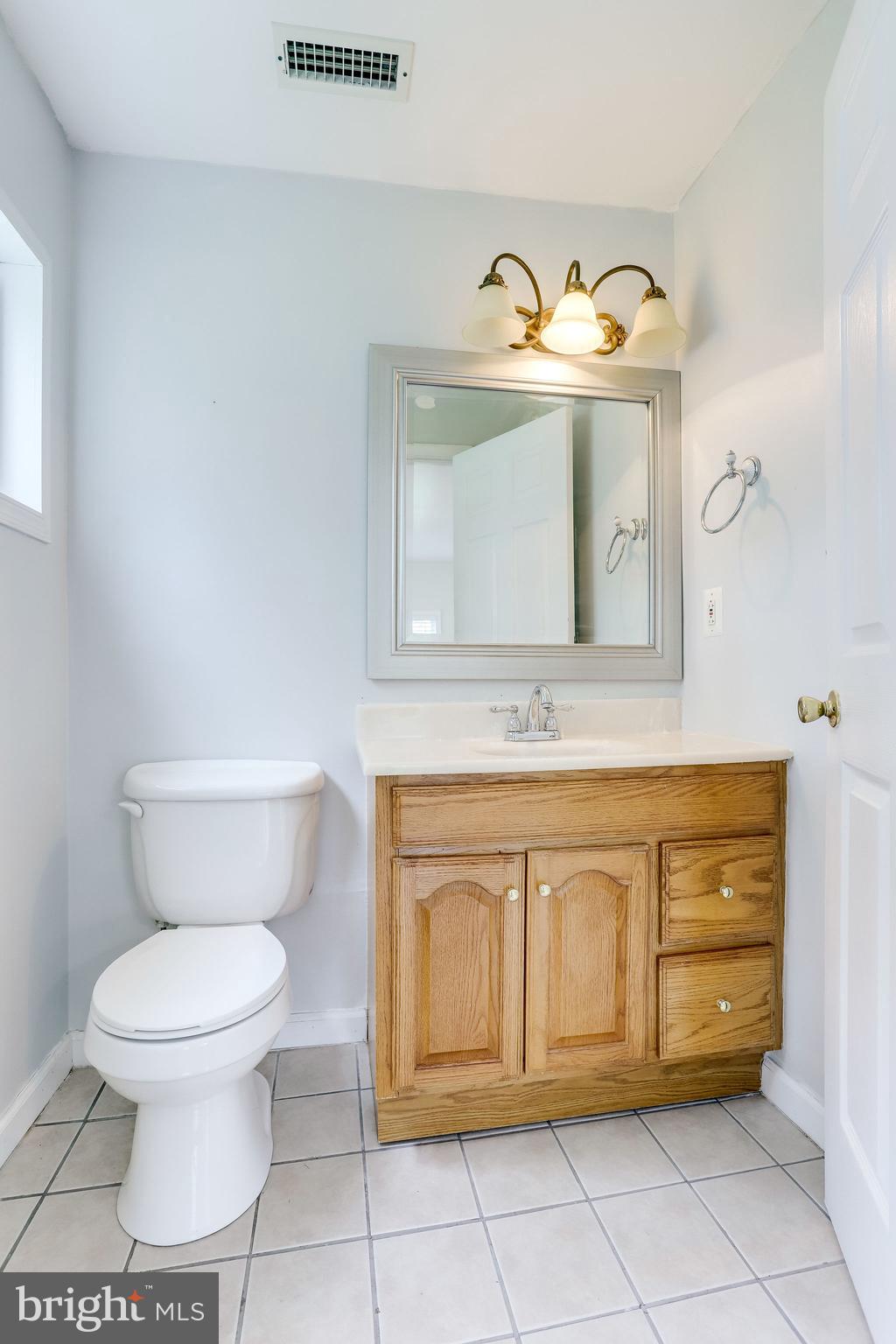 COUNTRY CLUB MANOR - Residential