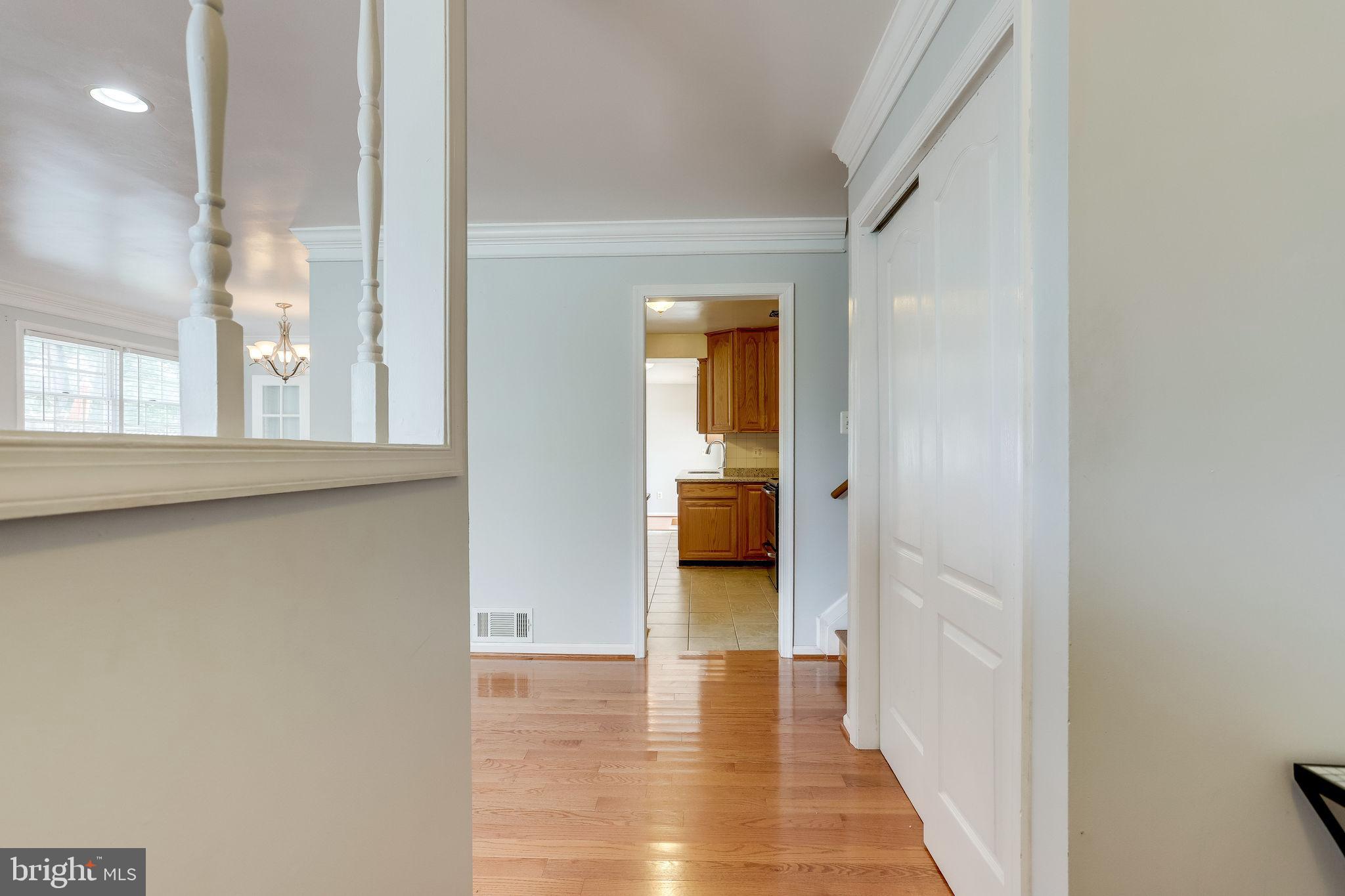 COUNTRY CLUB MANOR - Residential