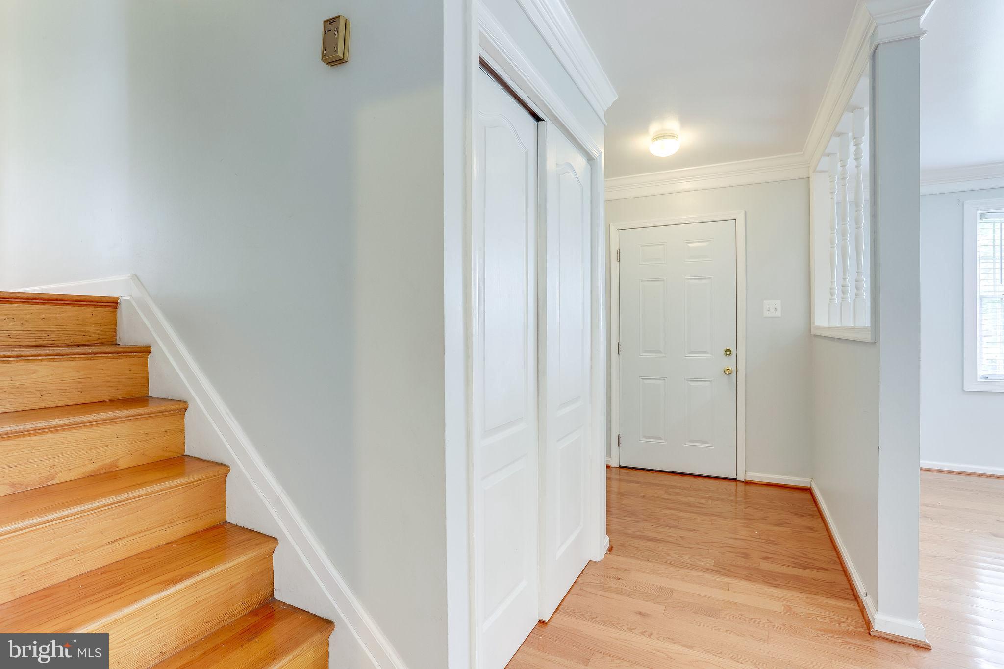 COUNTRY CLUB MANOR - Residential