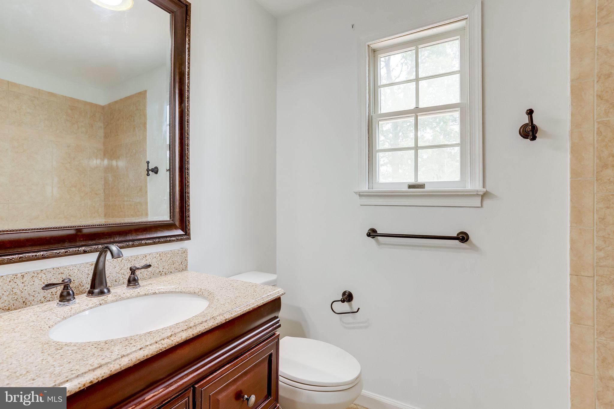 COUNTRY CLUB MANOR - Residential