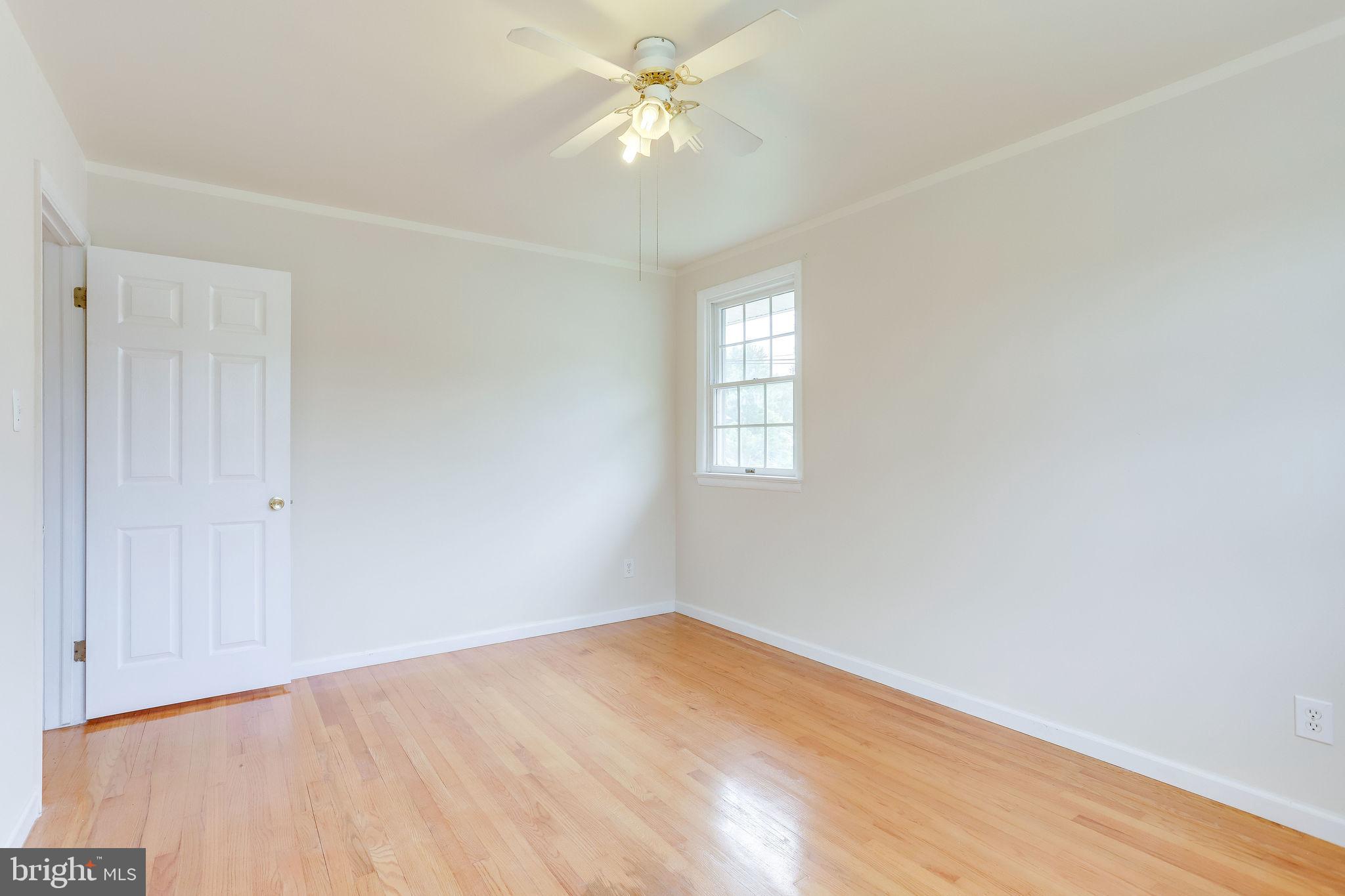 COUNTRY CLUB MANOR - Residential