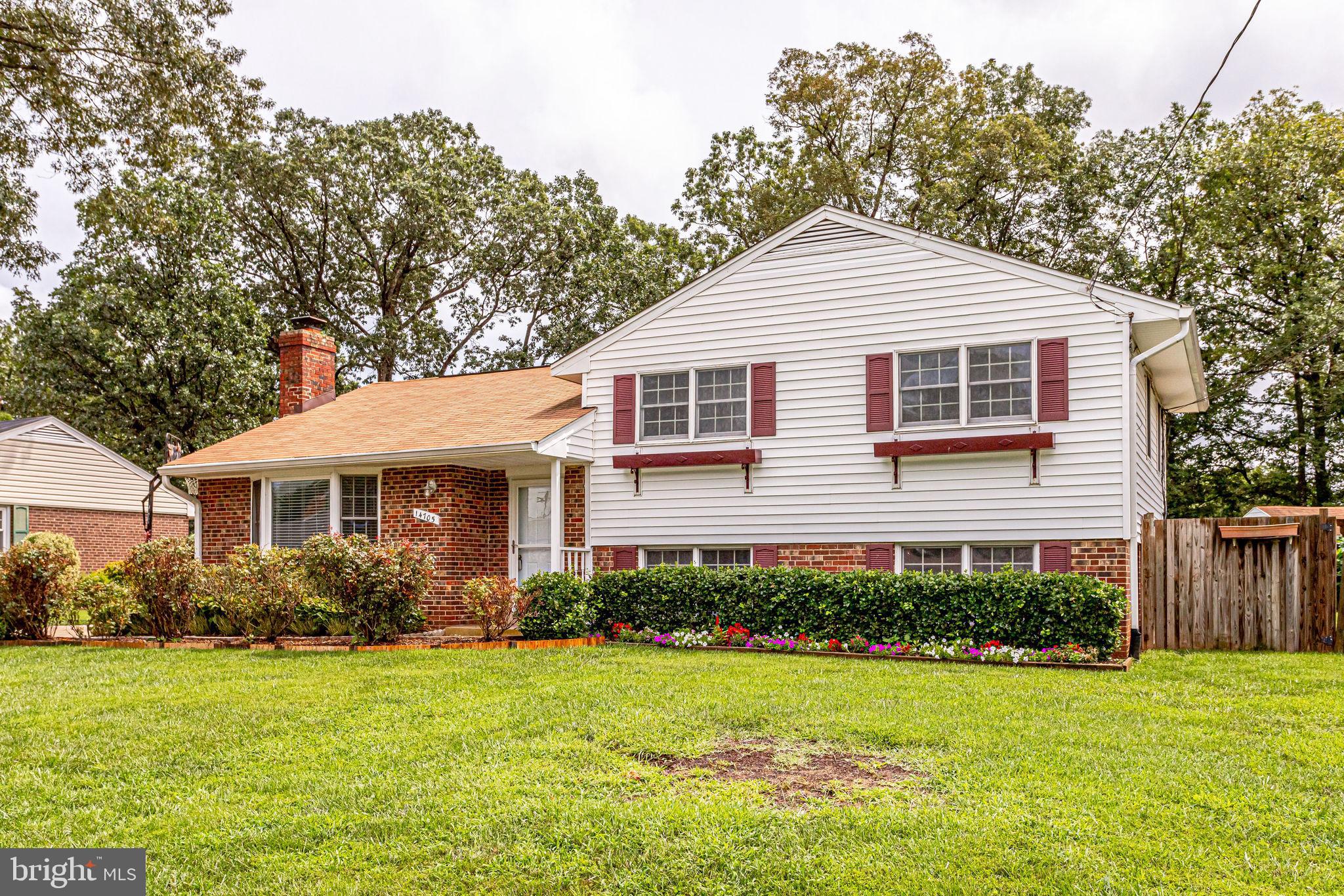 COUNTRY CLUB MANOR - Residential