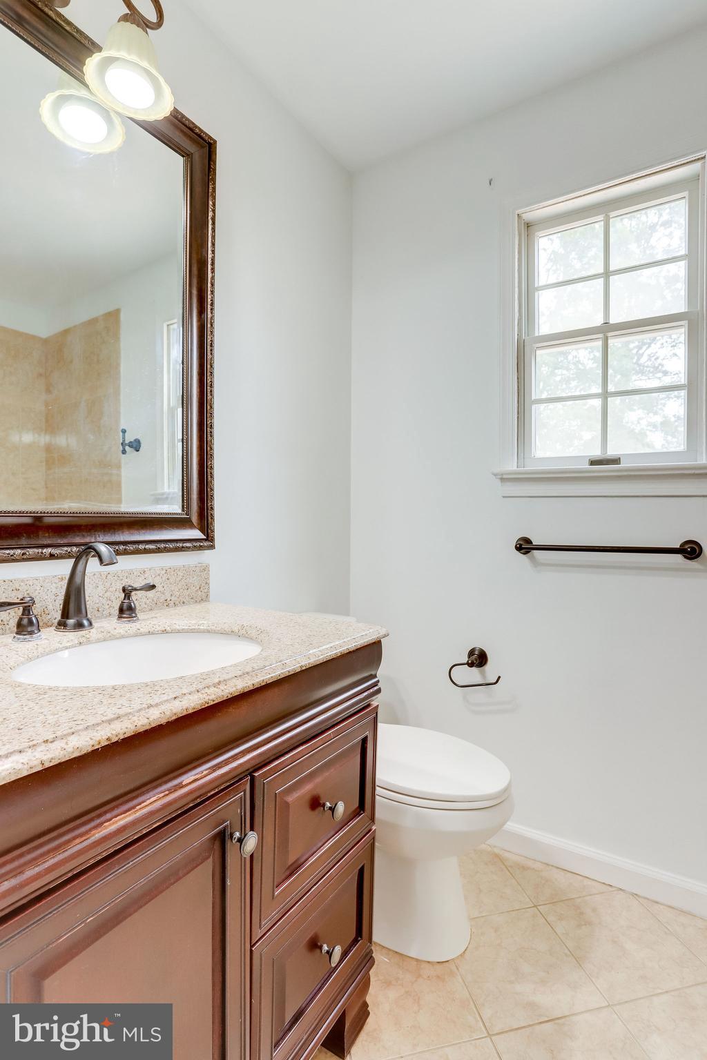 COUNTRY CLUB MANOR - Residential