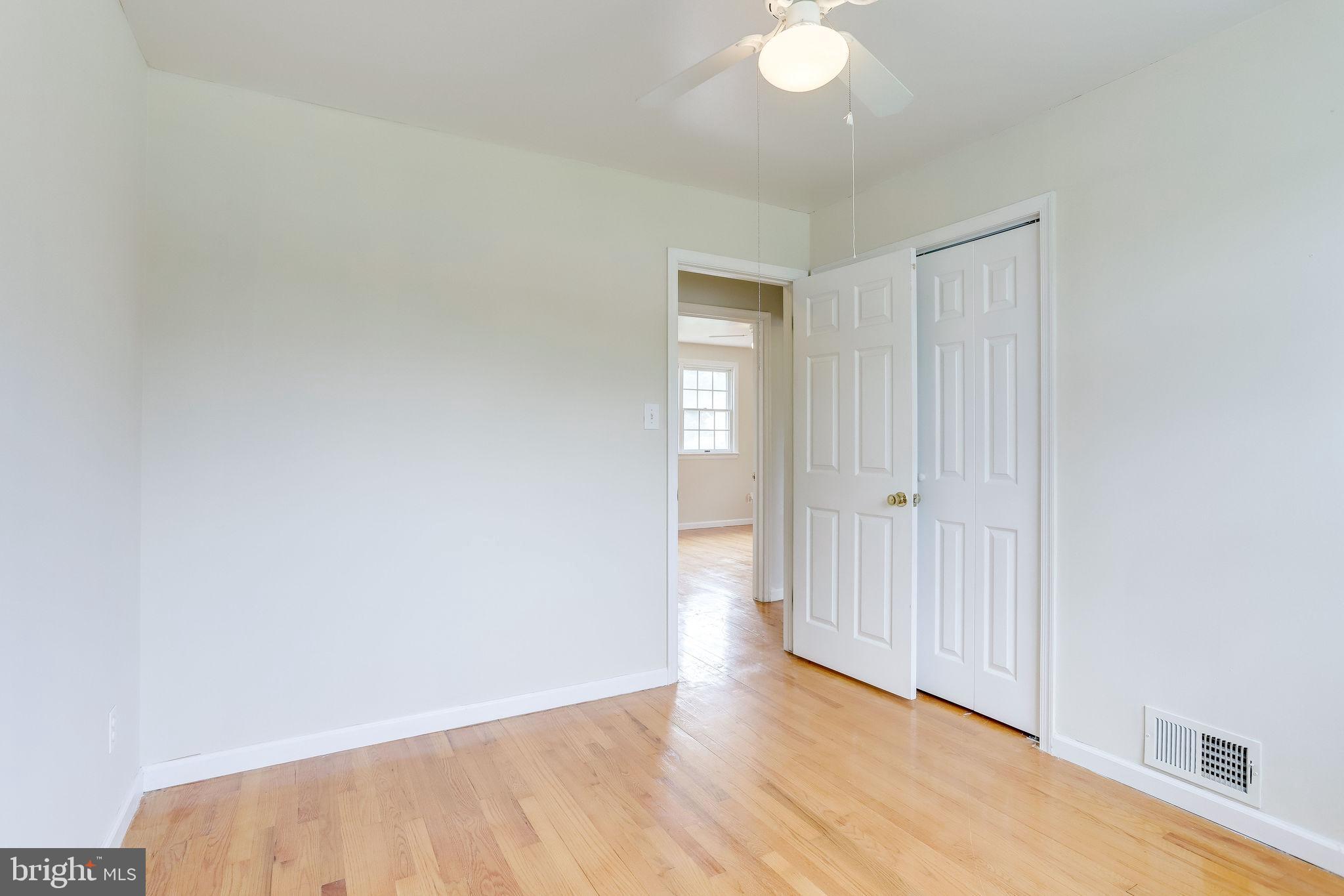 COUNTRY CLUB MANOR - Residential