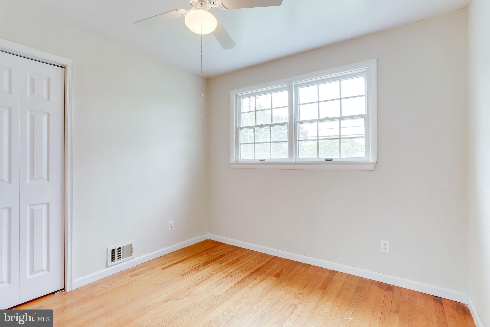 COUNTRY CLUB MANOR - Residential