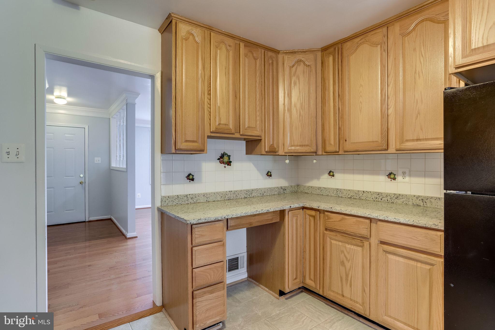 COUNTRY CLUB MANOR - Residential