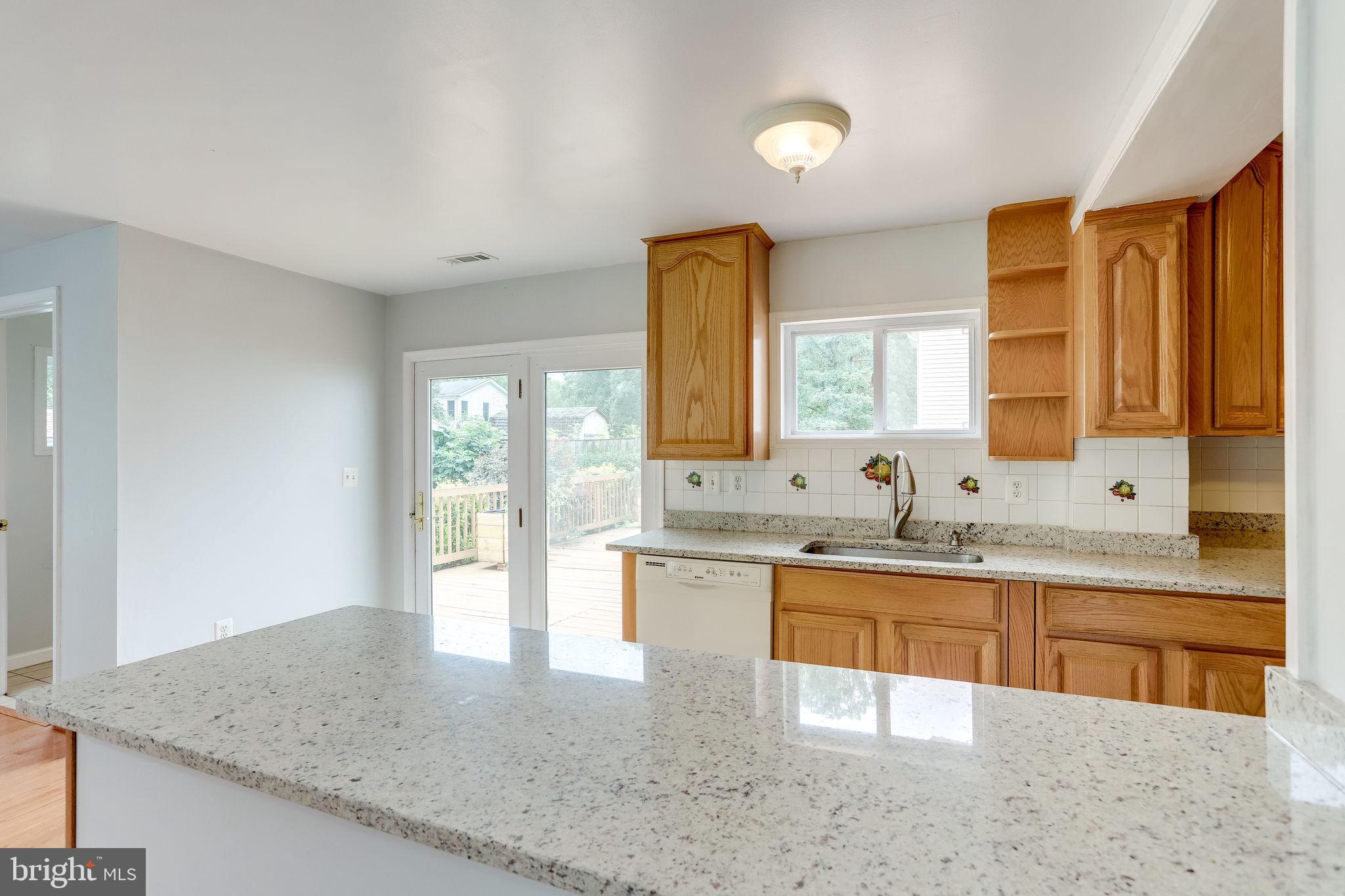 COUNTRY CLUB MANOR - Residential