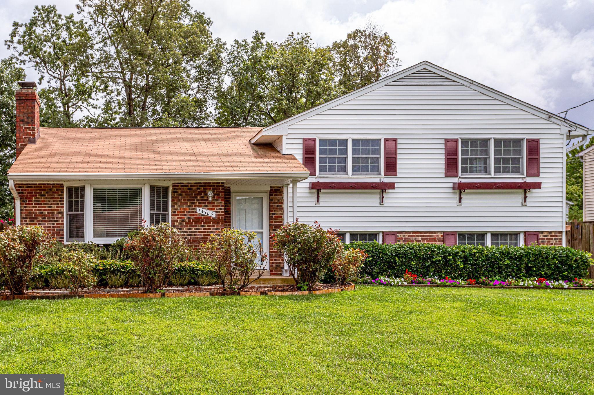 COUNTRY CLUB MANOR - Residential