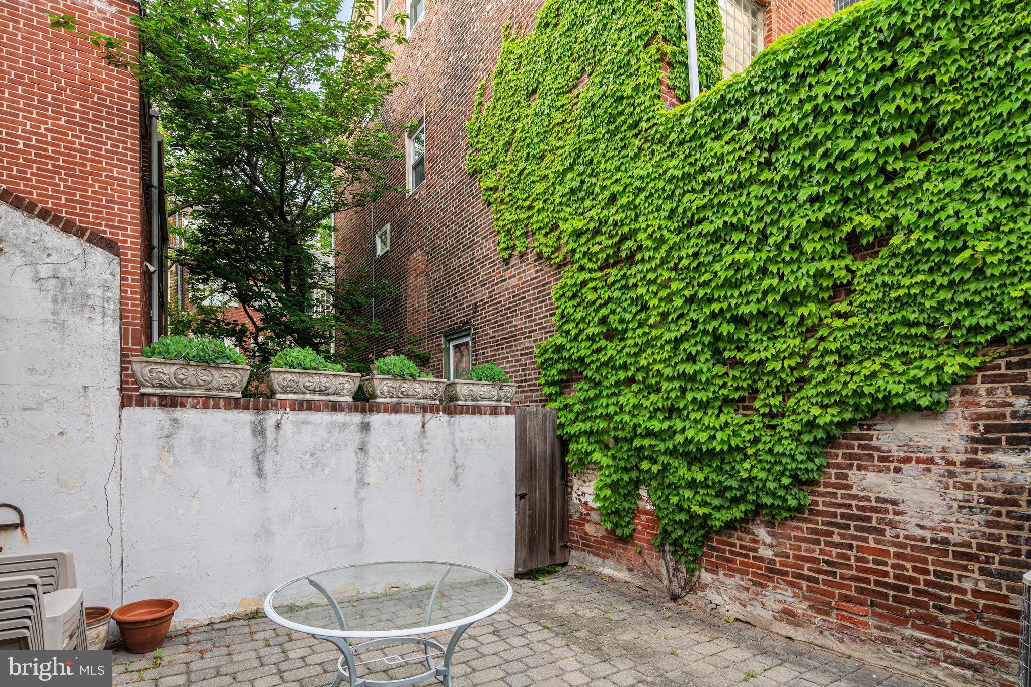 SOCIETY HILL - Residential