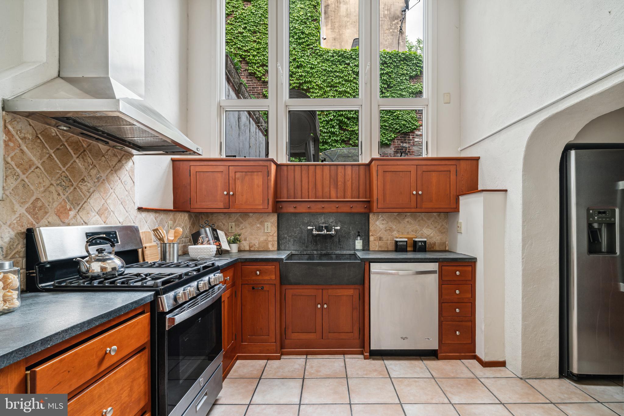 SOCIETY HILL - Residential