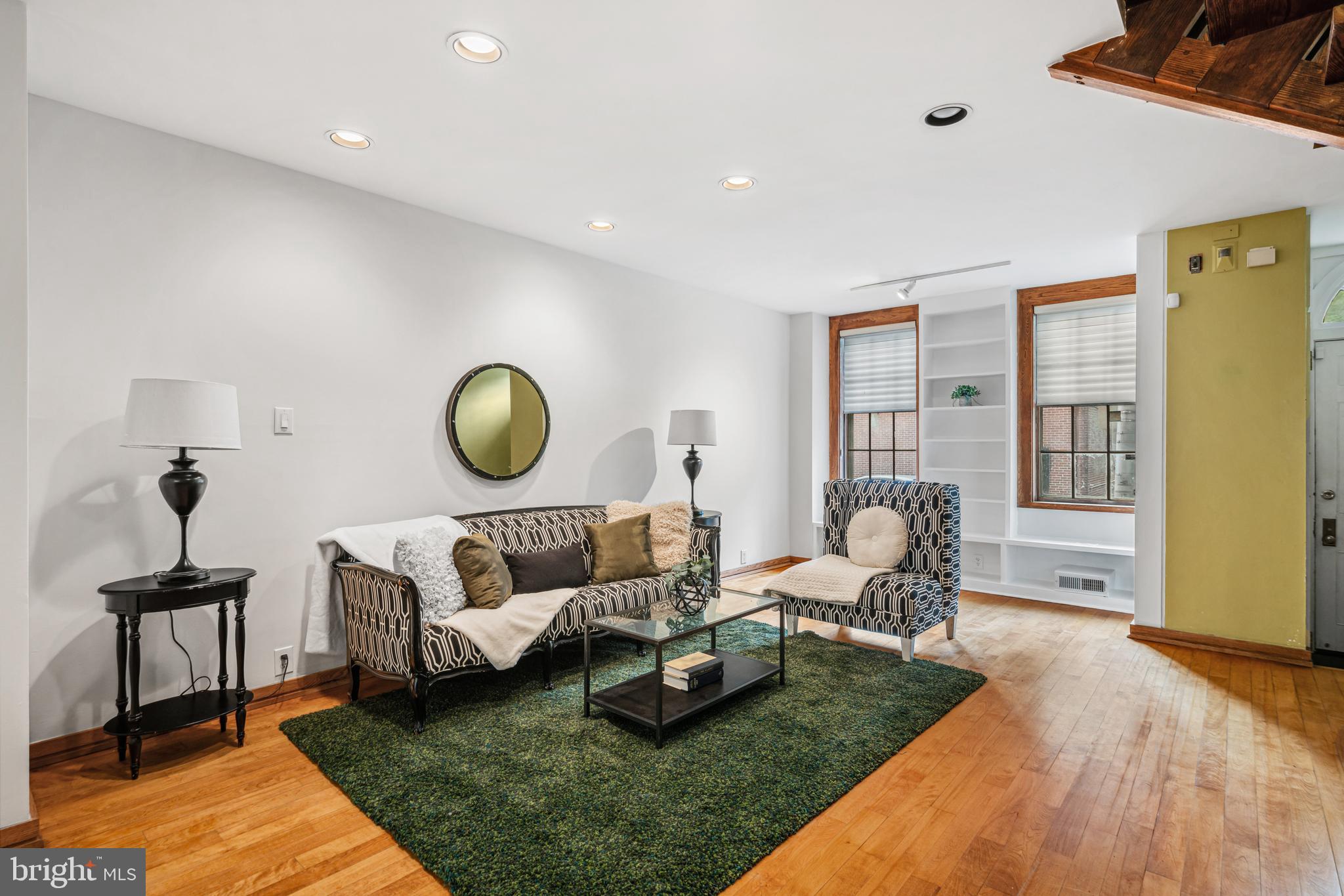 SOCIETY HILL - Residential