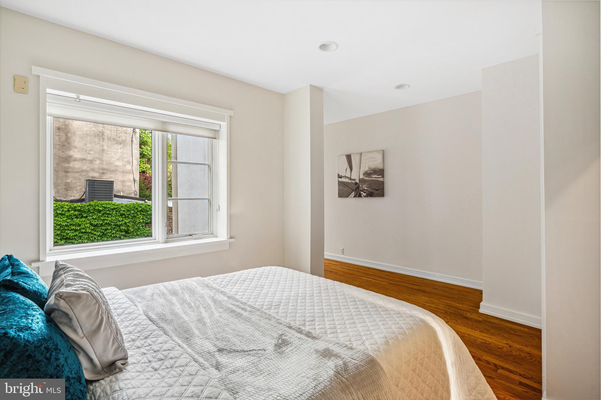 SOCIETY HILL - Residential