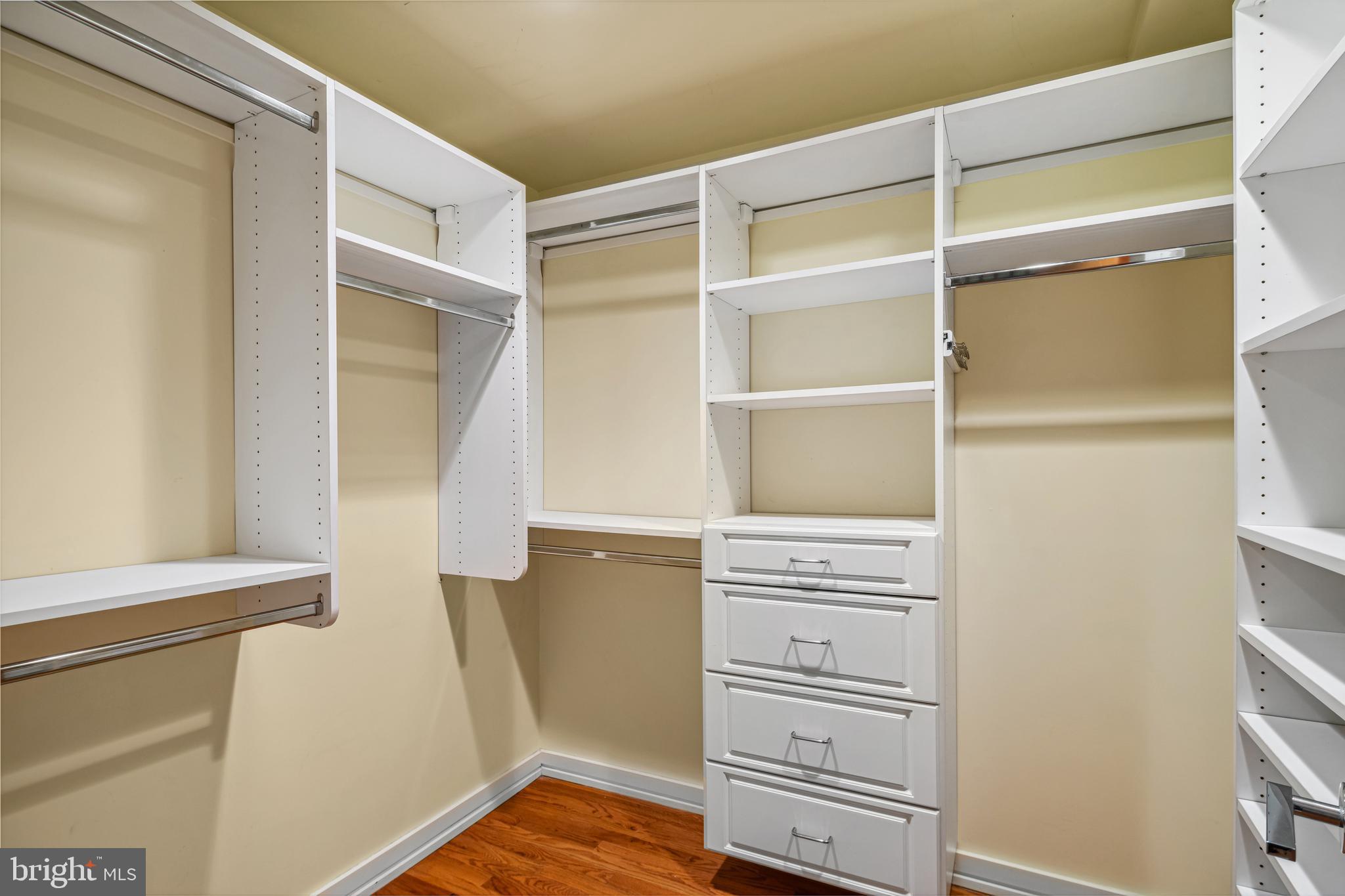 SOCIETY HILL - Residential