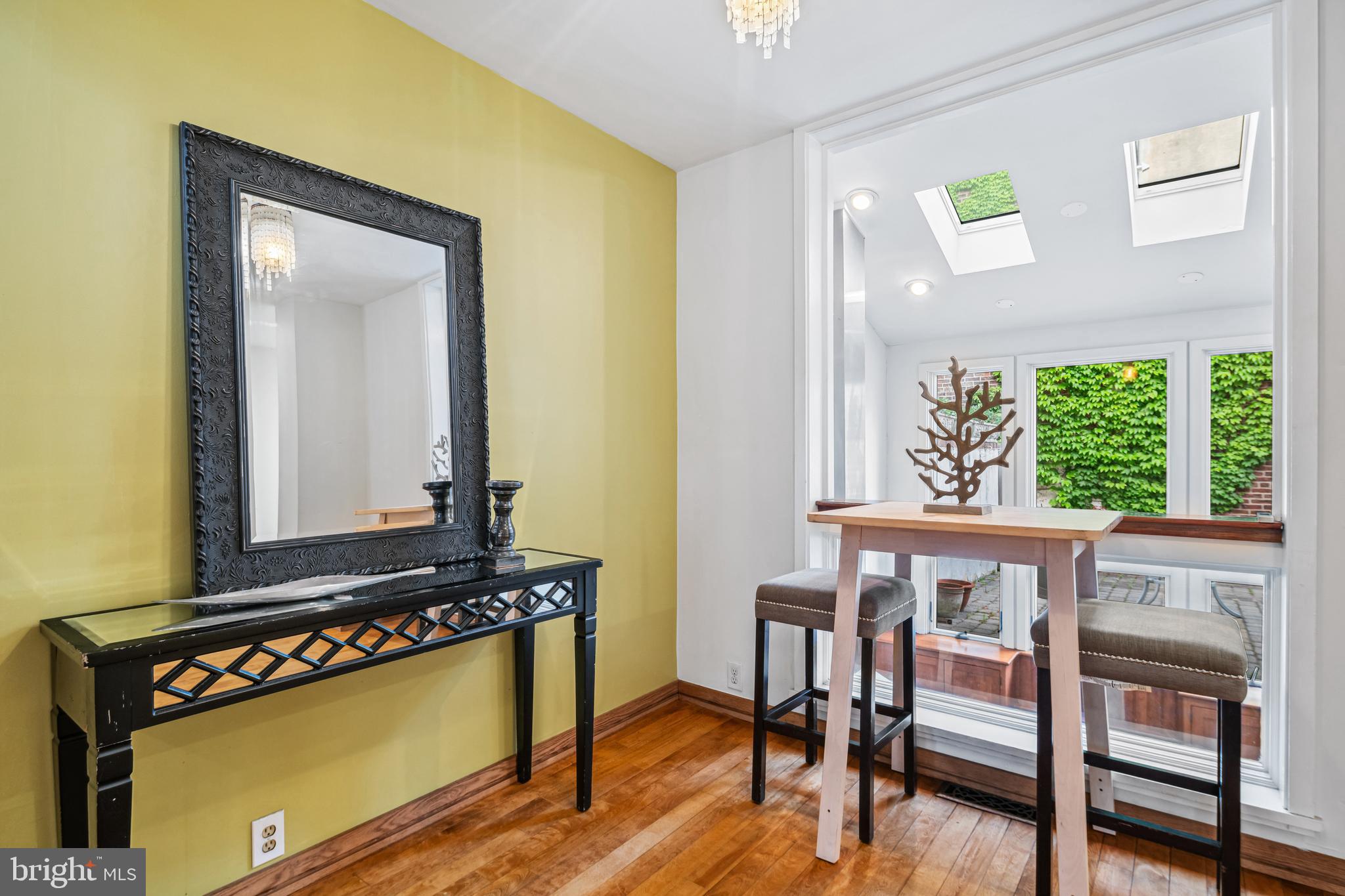 SOCIETY HILL - Residential