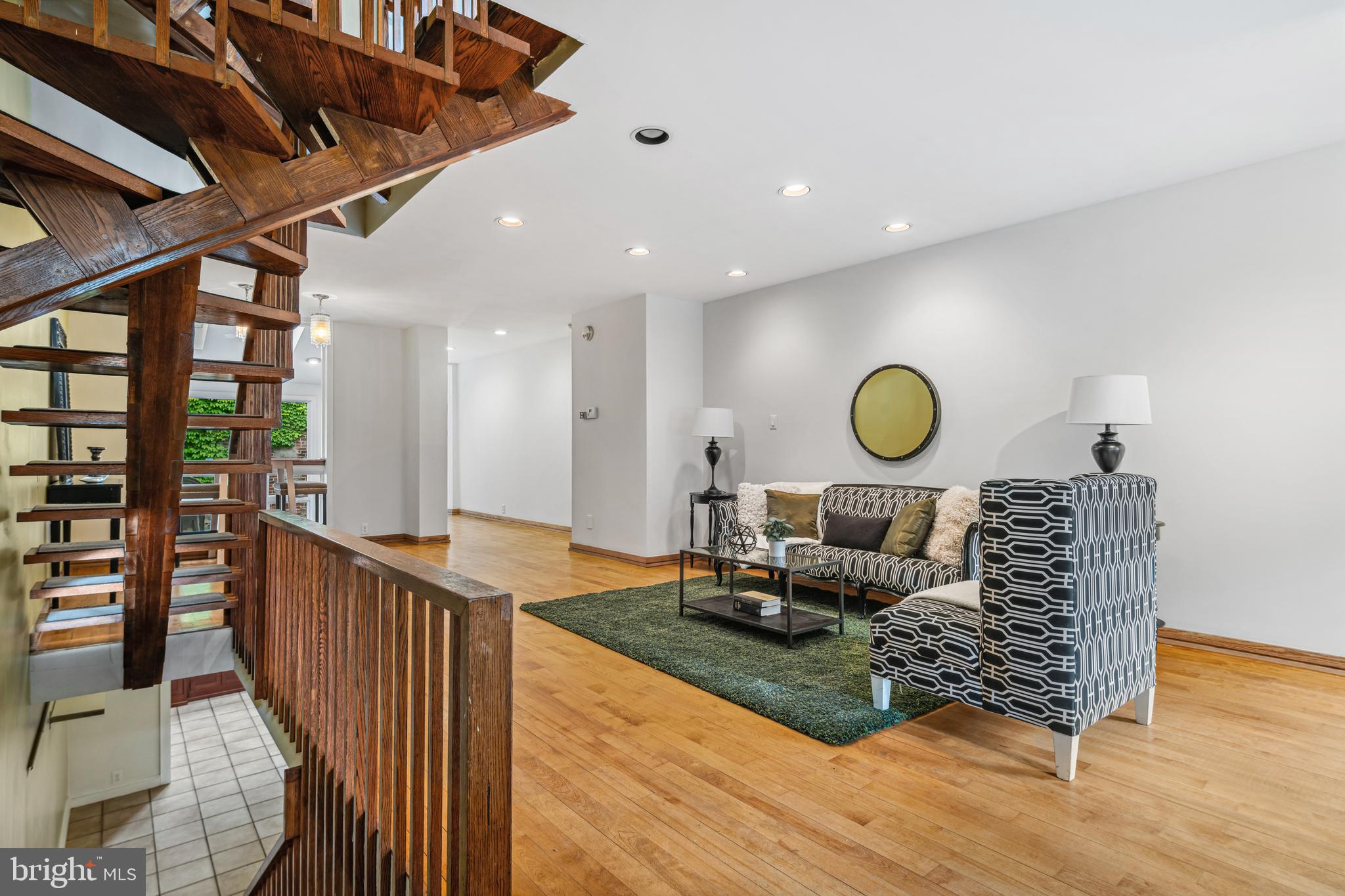 SOCIETY HILL - Residential