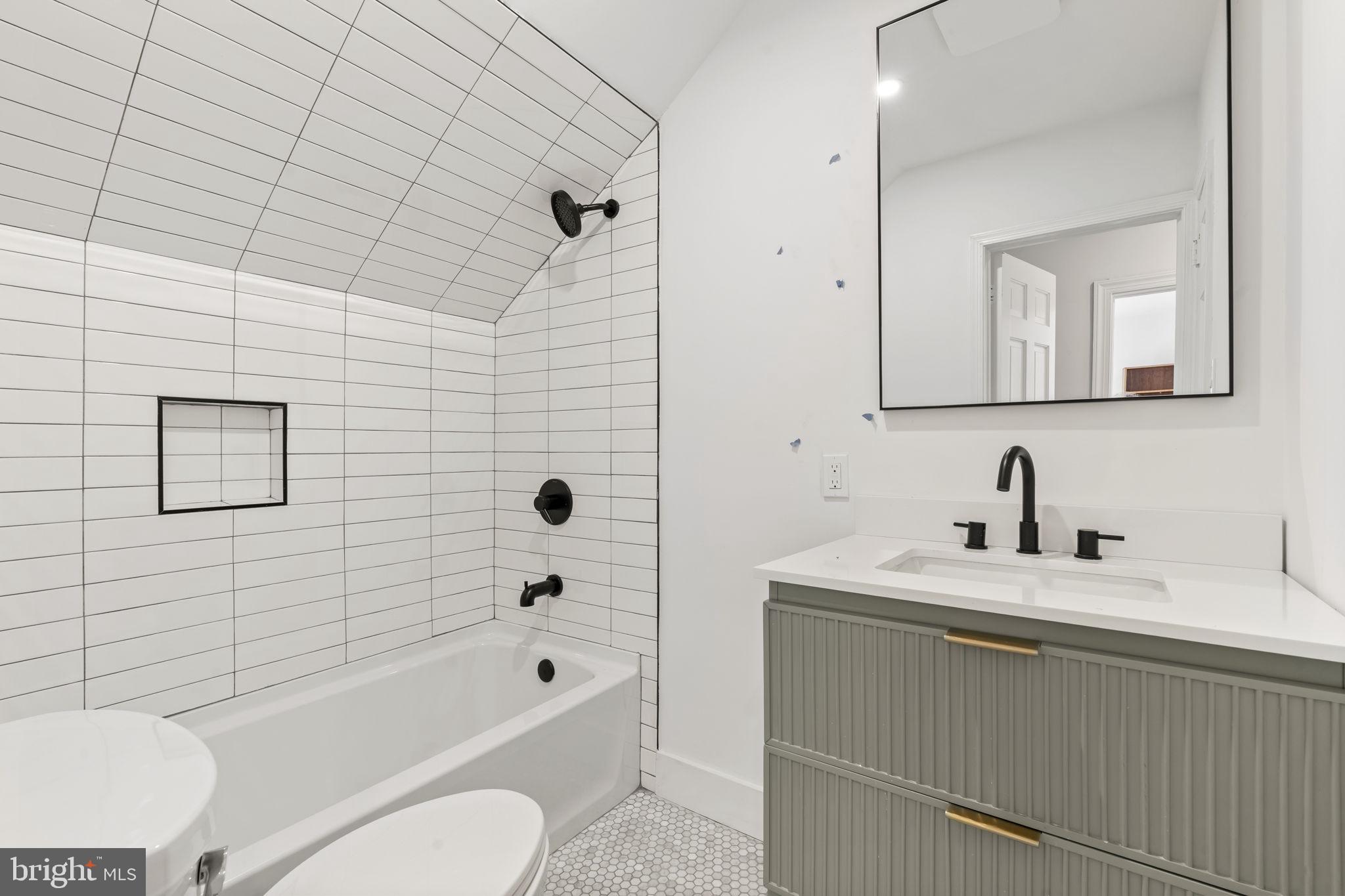 SOCIETY HILL - Residential