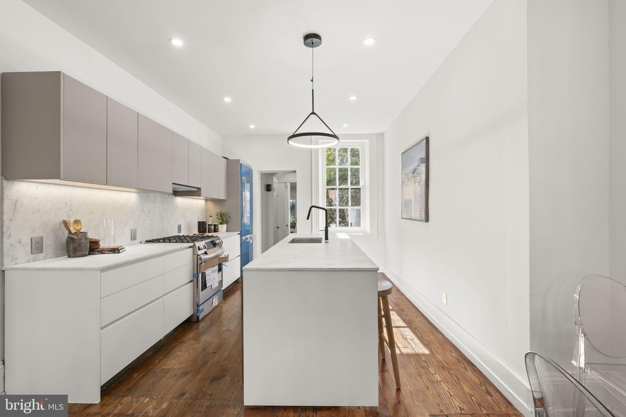 SOCIETY HILL - Residential