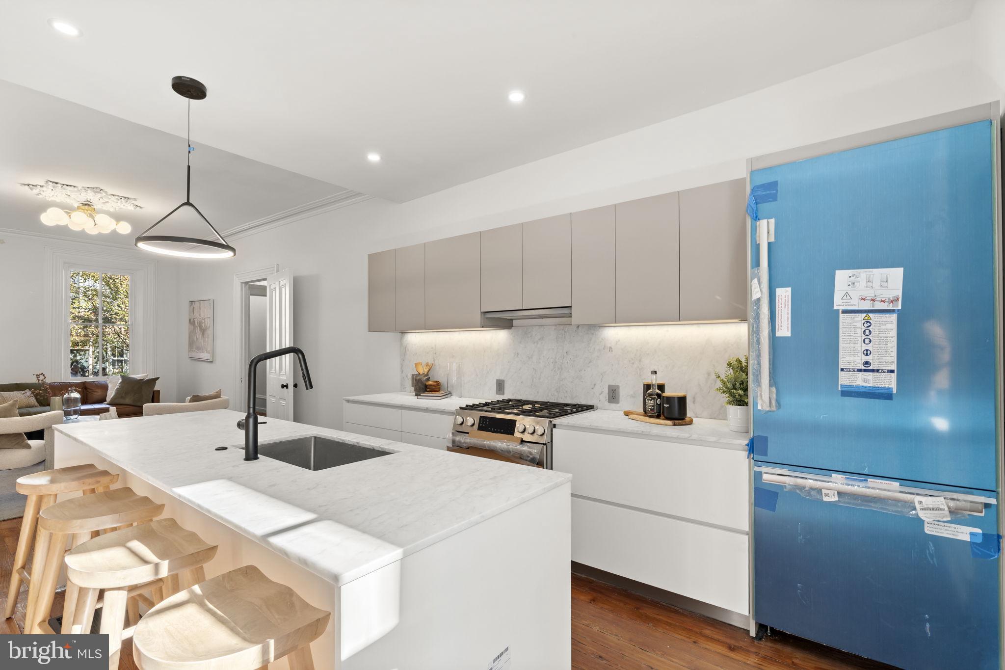 SOCIETY HILL - Residential