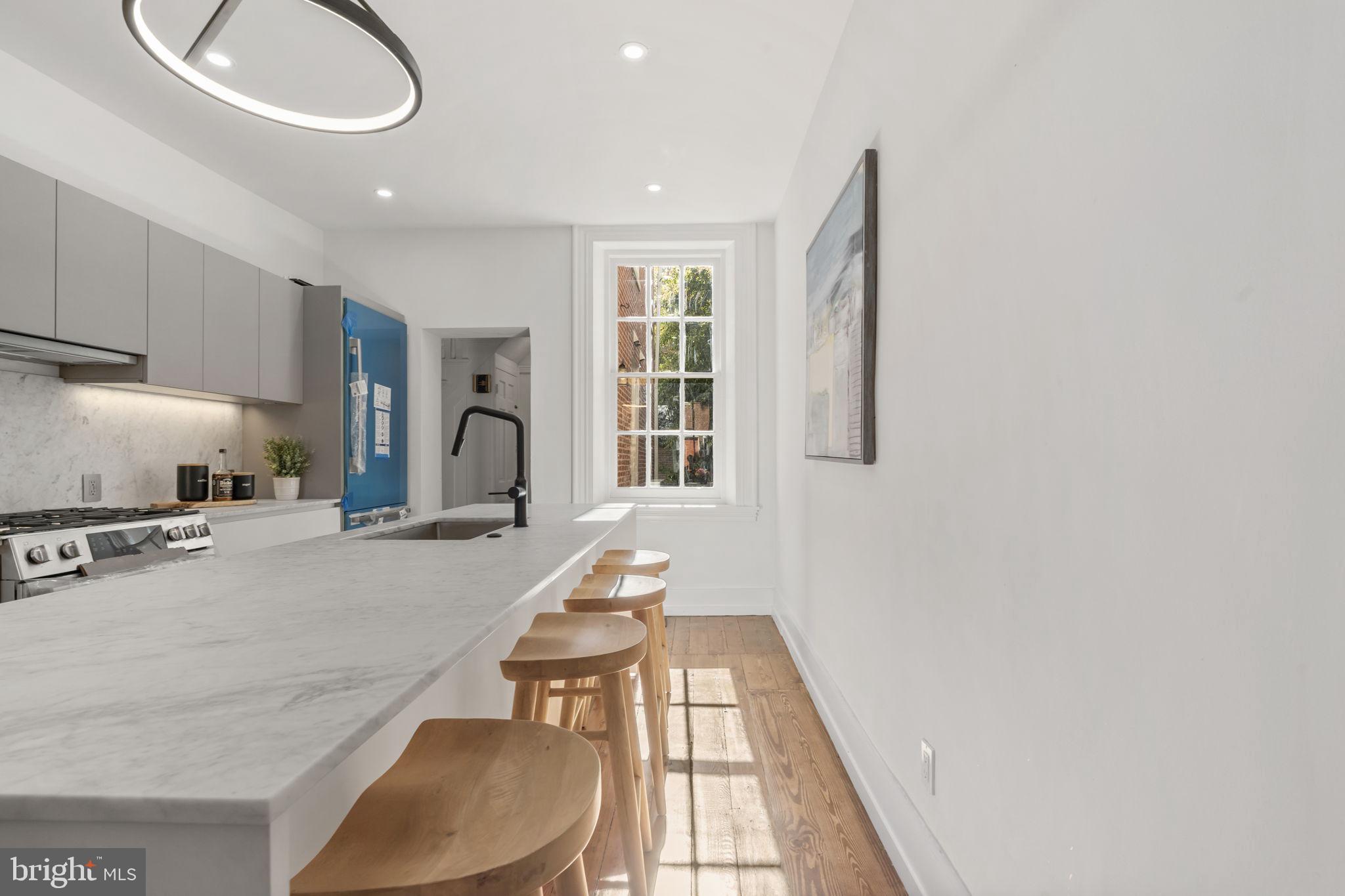 SOCIETY HILL - Residential