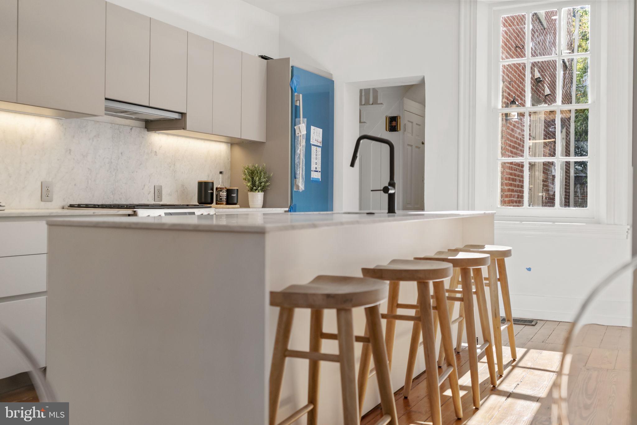 SOCIETY HILL - Residential