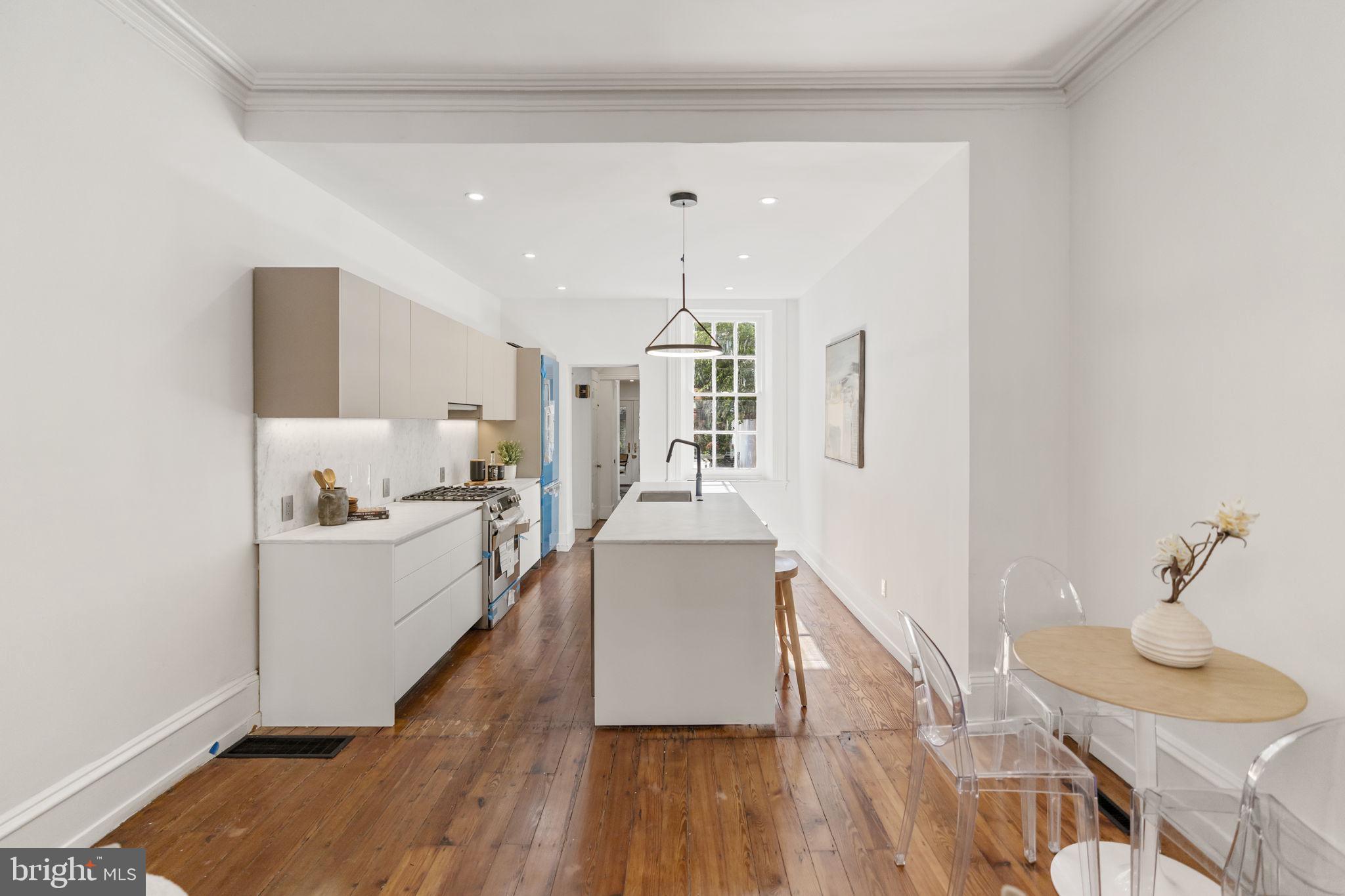 SOCIETY HILL - Residential