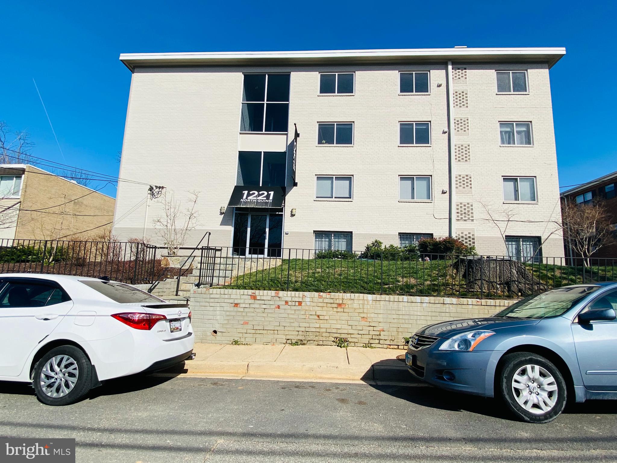 1221 N QUINN STREET 1