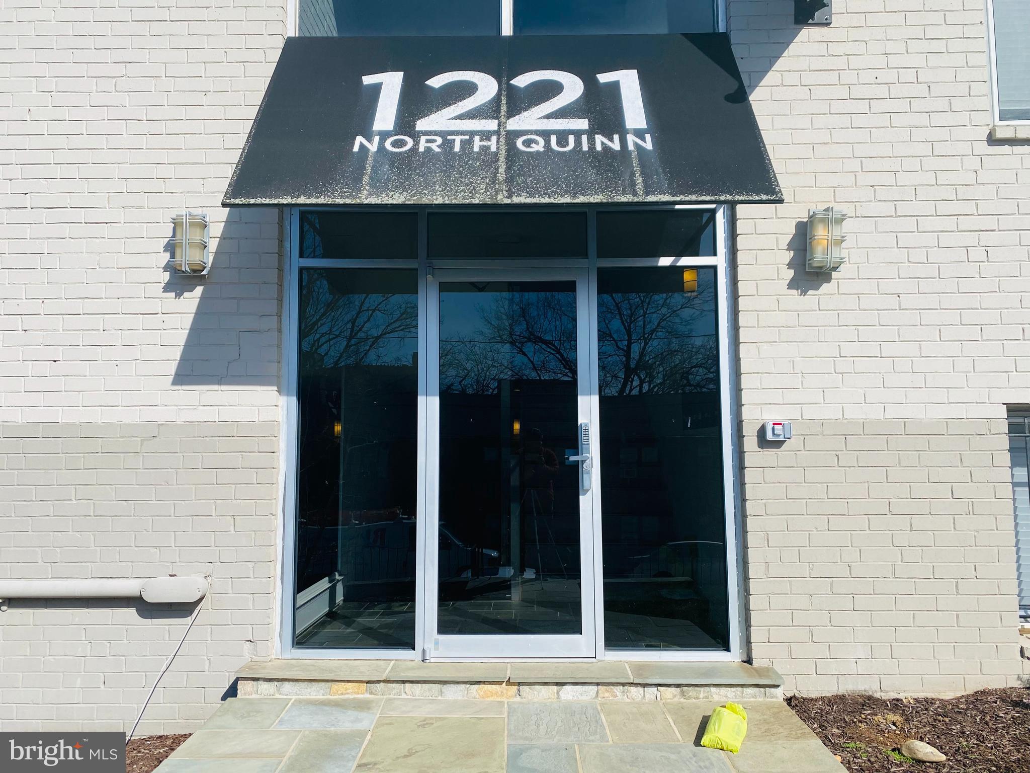 1221 N QUINN STREET 1