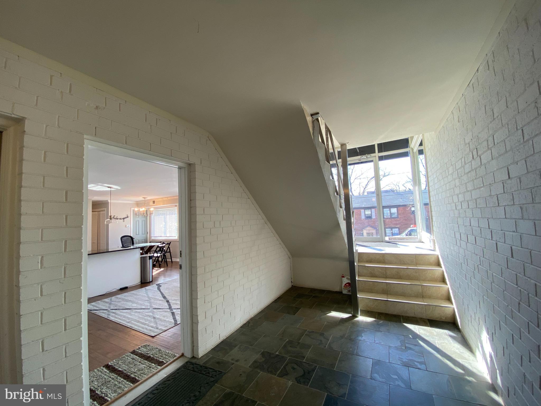 1221 N QUINN STREET 1