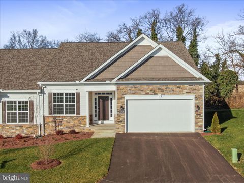 Townhouse For Sale - 12928 Hawkins Circle Cir<br/> HAGERSTOWN, MD 21742