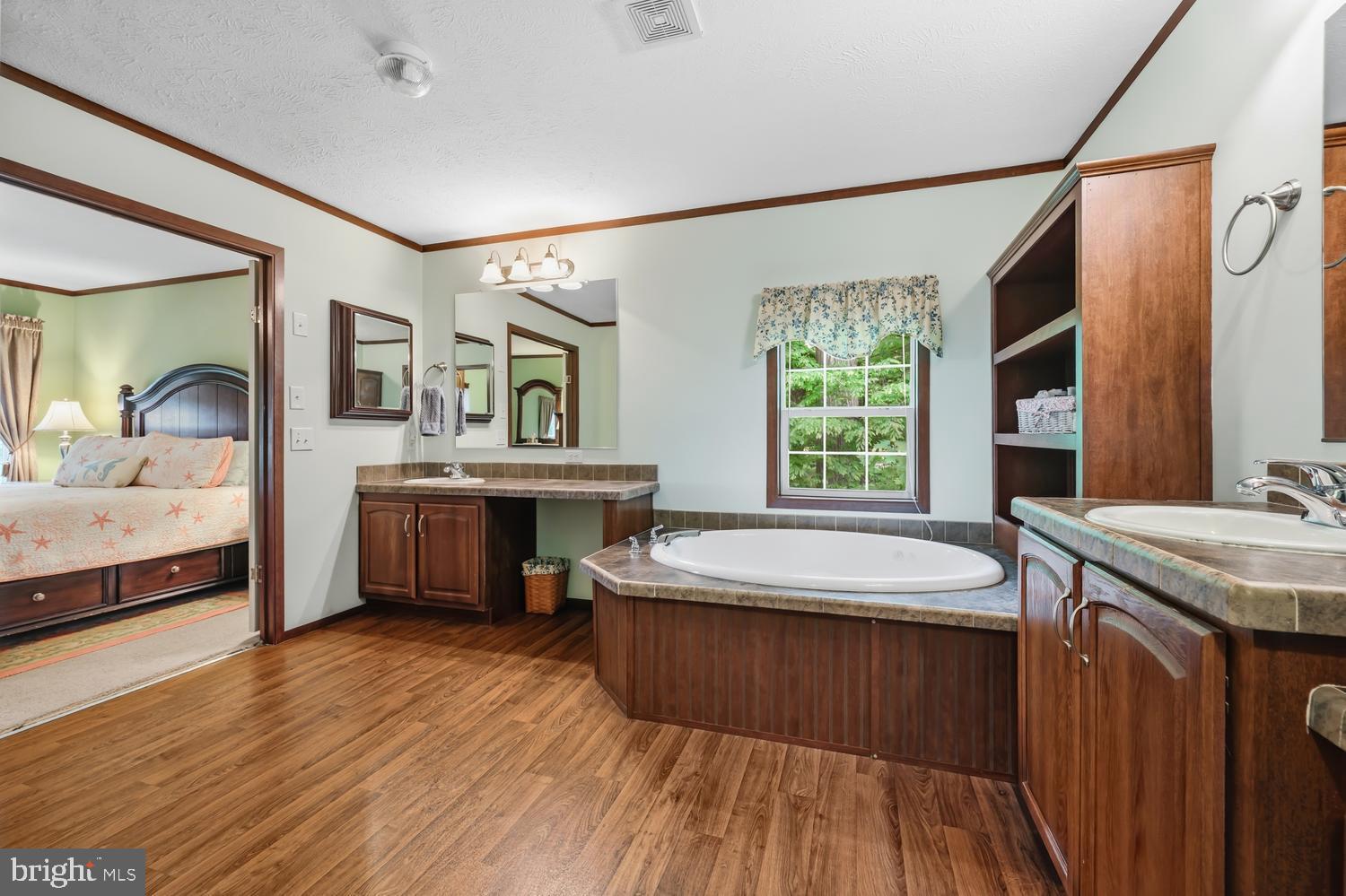 CENTREVILLE - Residential
