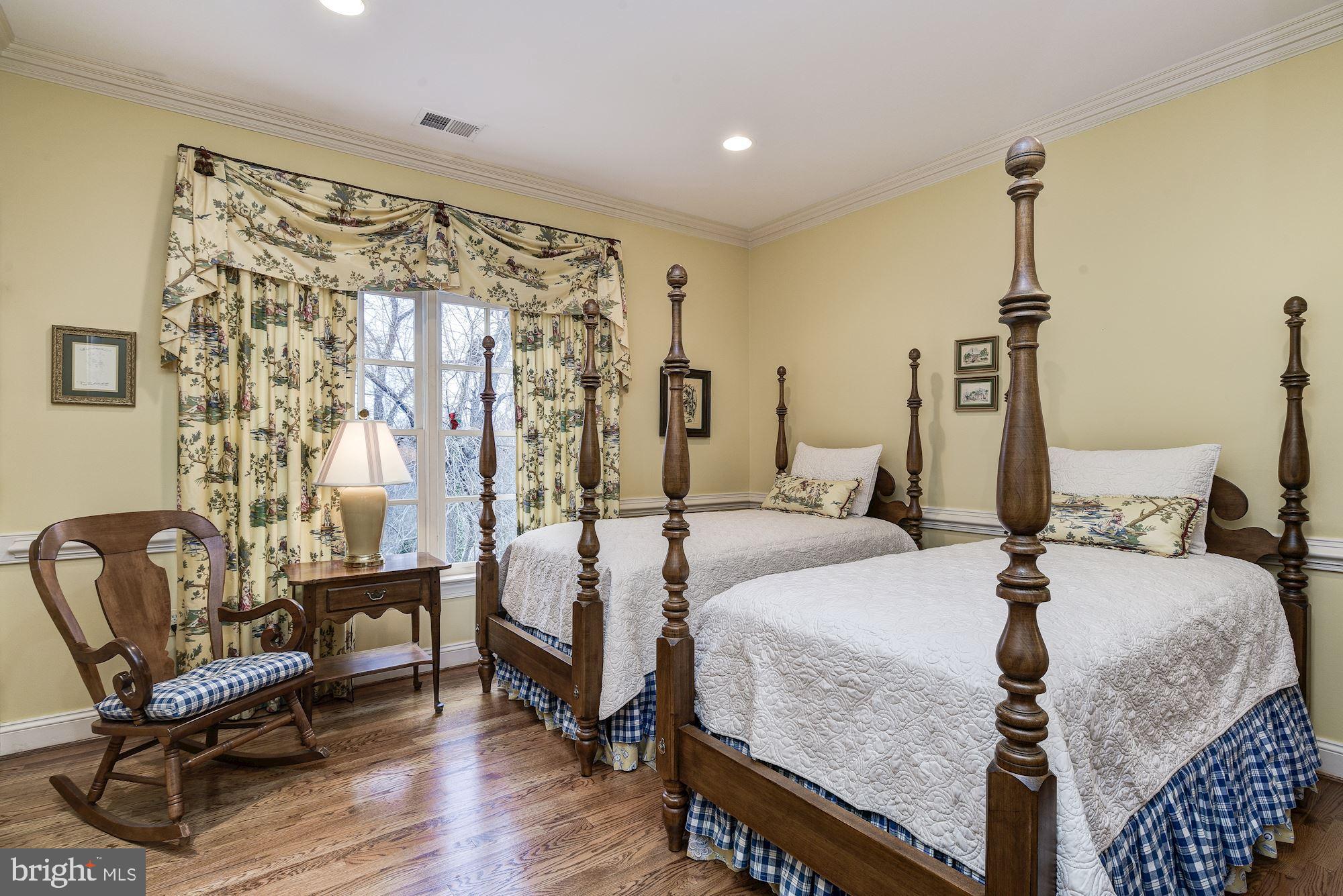 CHAIN BRIDGE TERRACE - Residential