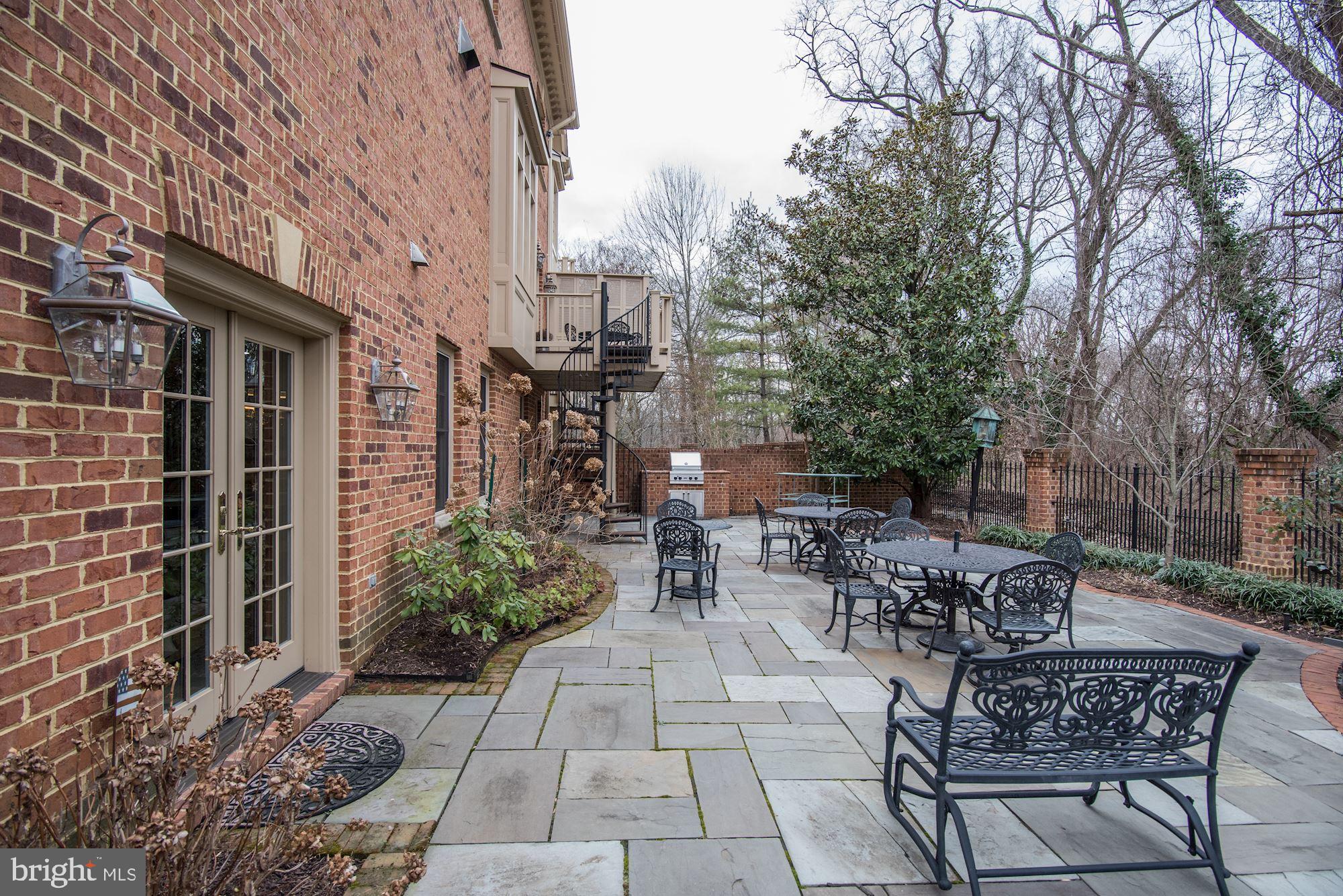 CHAIN BRIDGE TERRACE - Residential