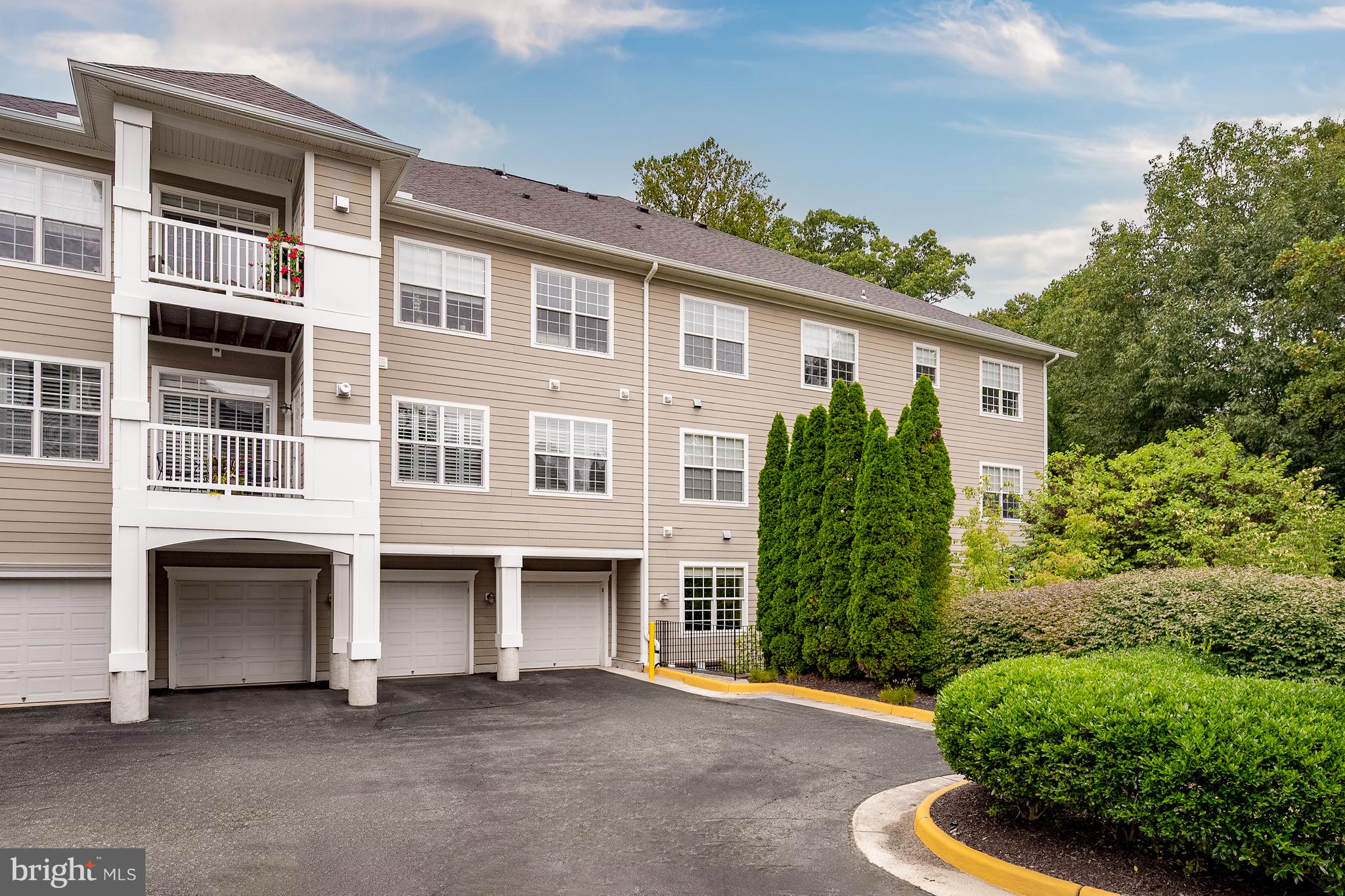 HIDDENBROOK - Residential