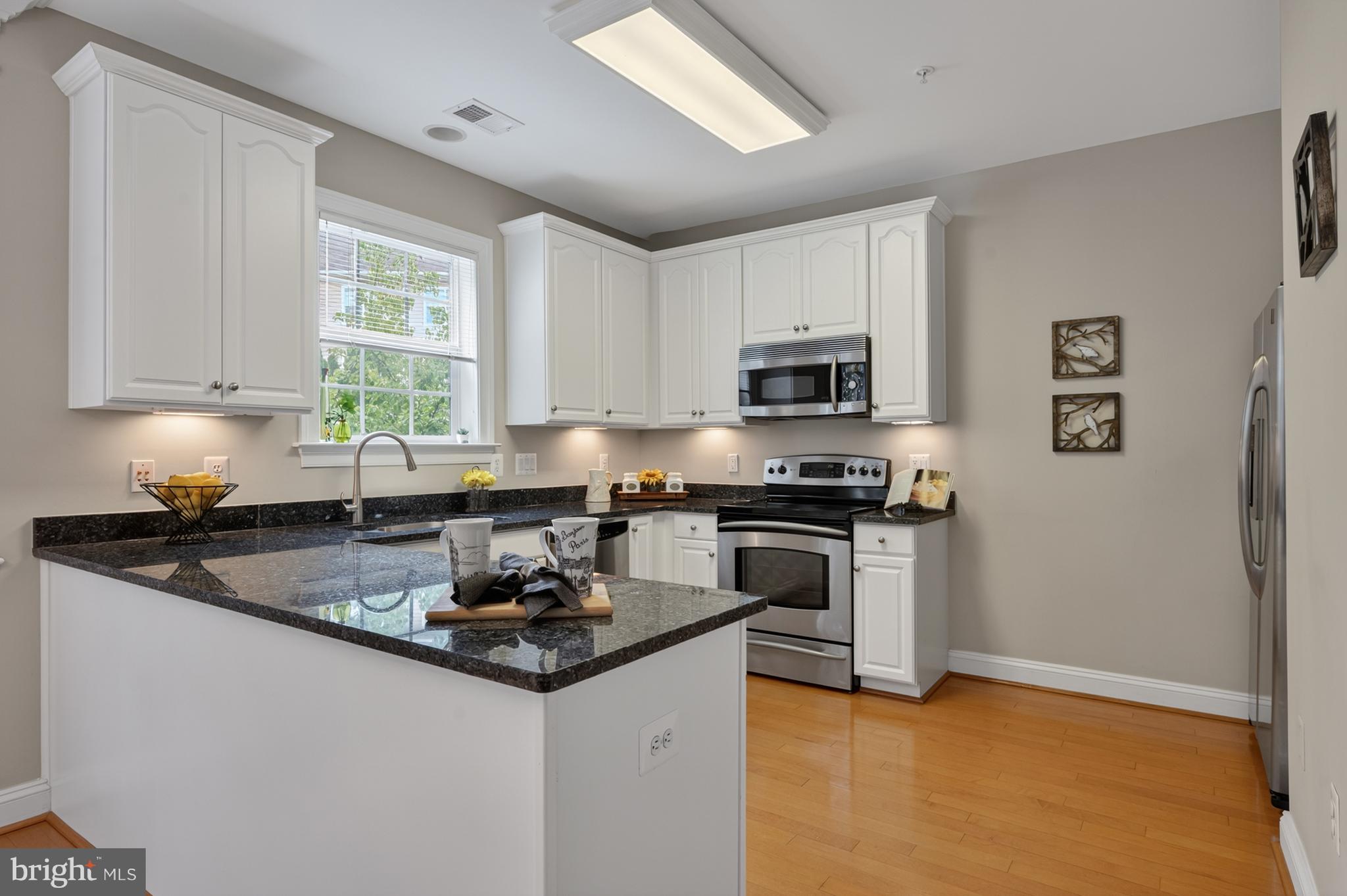 HIDDENBROOK - Residential