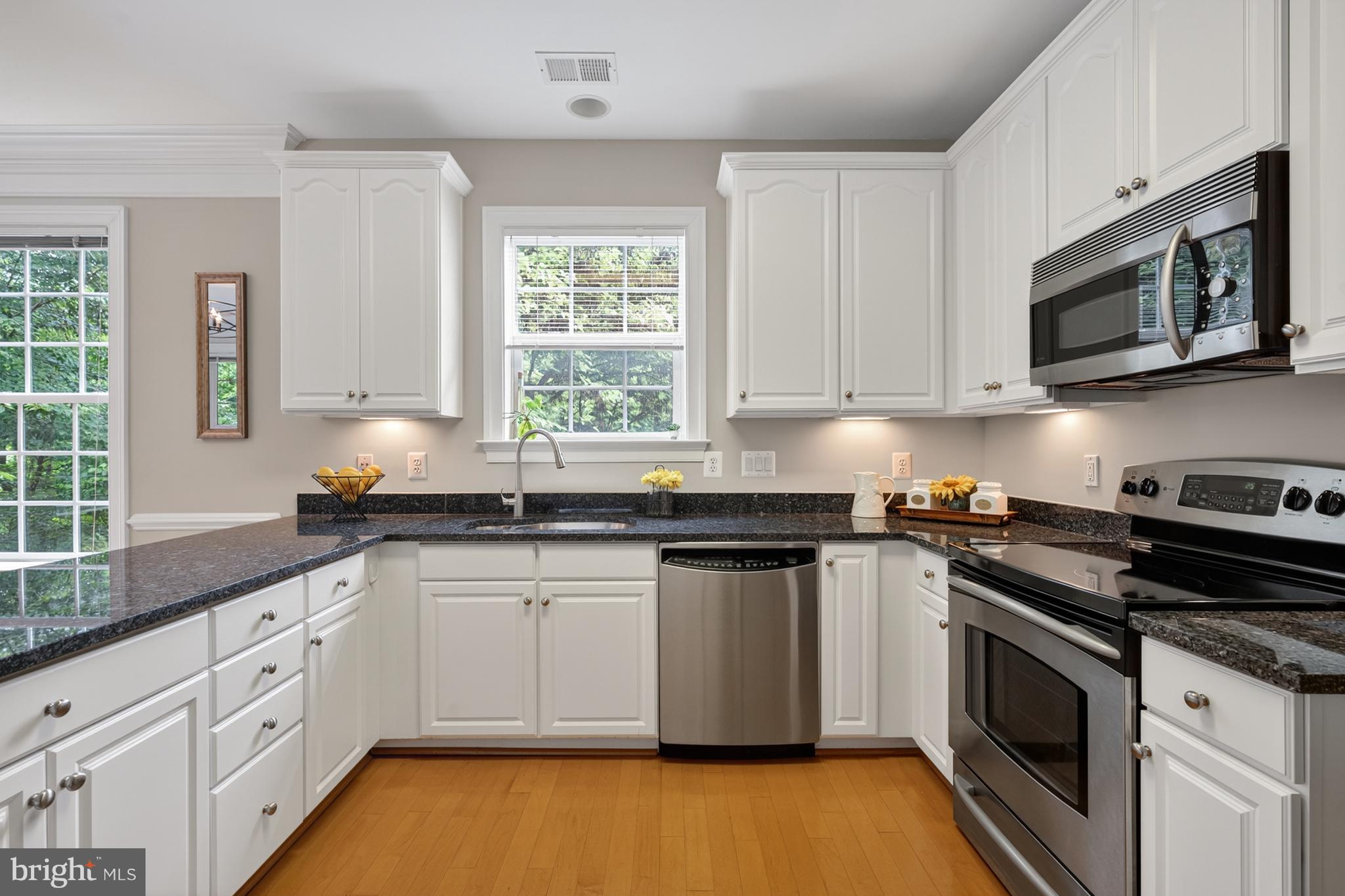 HIDDENBROOK - Residential