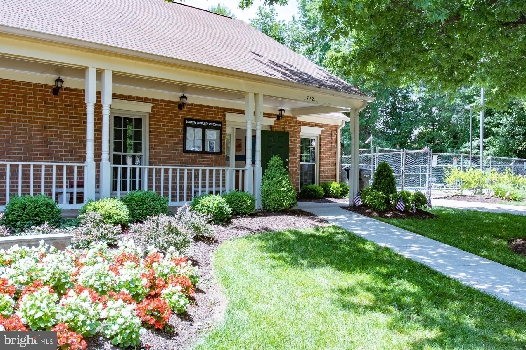 HIDDENBROOK - Residential